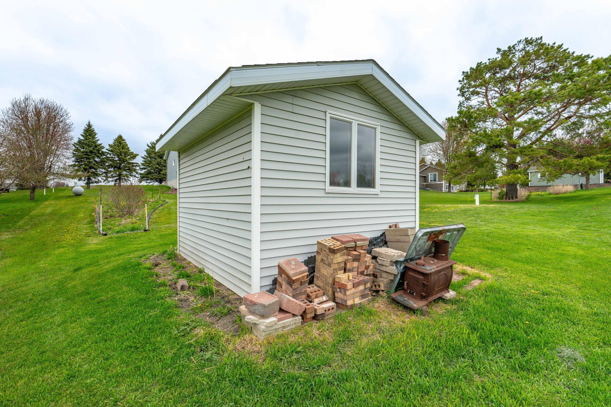 1978 single family home for sale at 16990 River Oaks Boulevard in Fergus Falls, MN — 3 bed, 2 bath (photo 24 of 74)