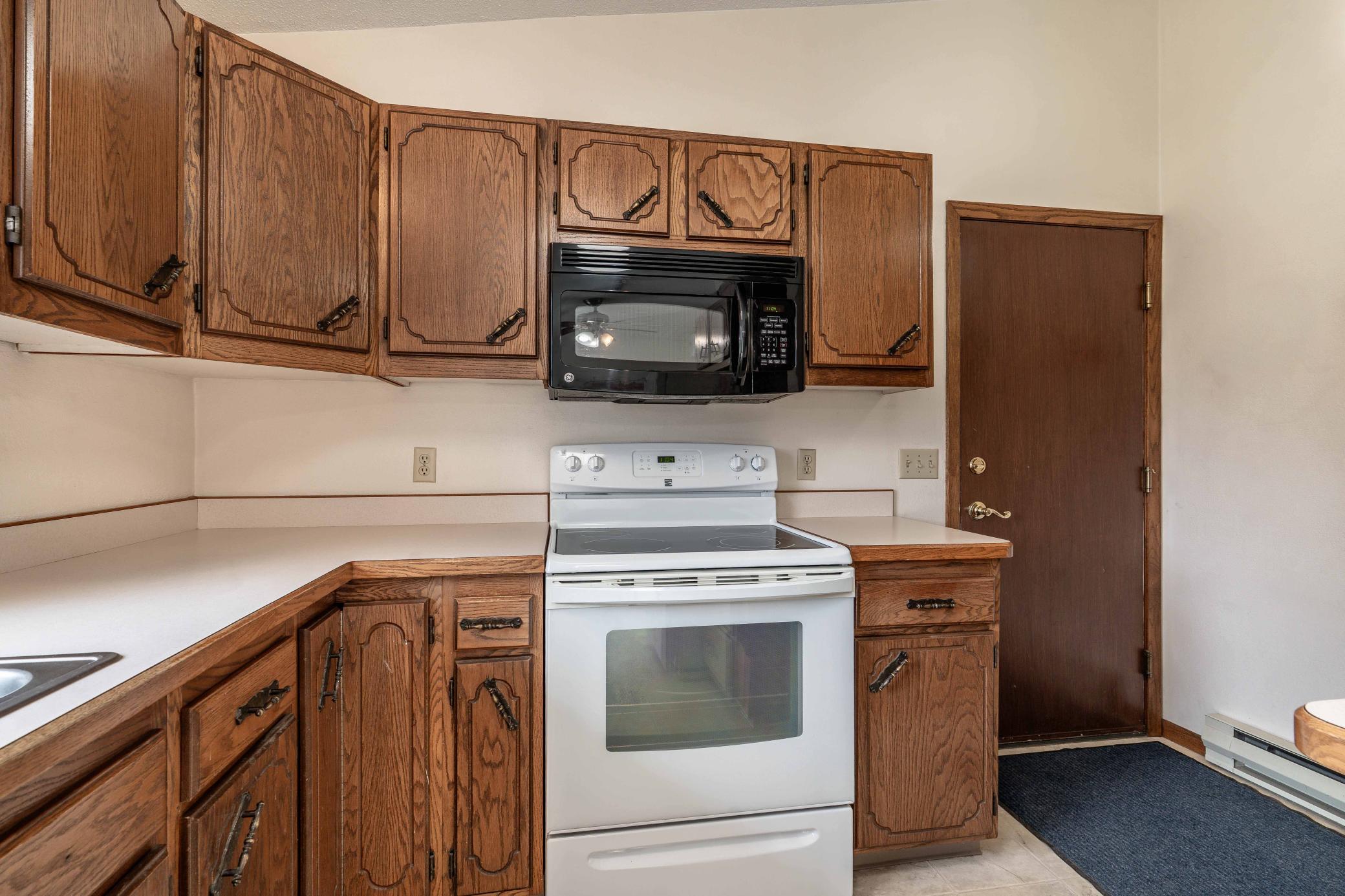 1978 single family home for sale at 16990 River Oaks Boulevard in Fergus Falls, MN — 3 bed, 2 bath (photo 38 of 74)