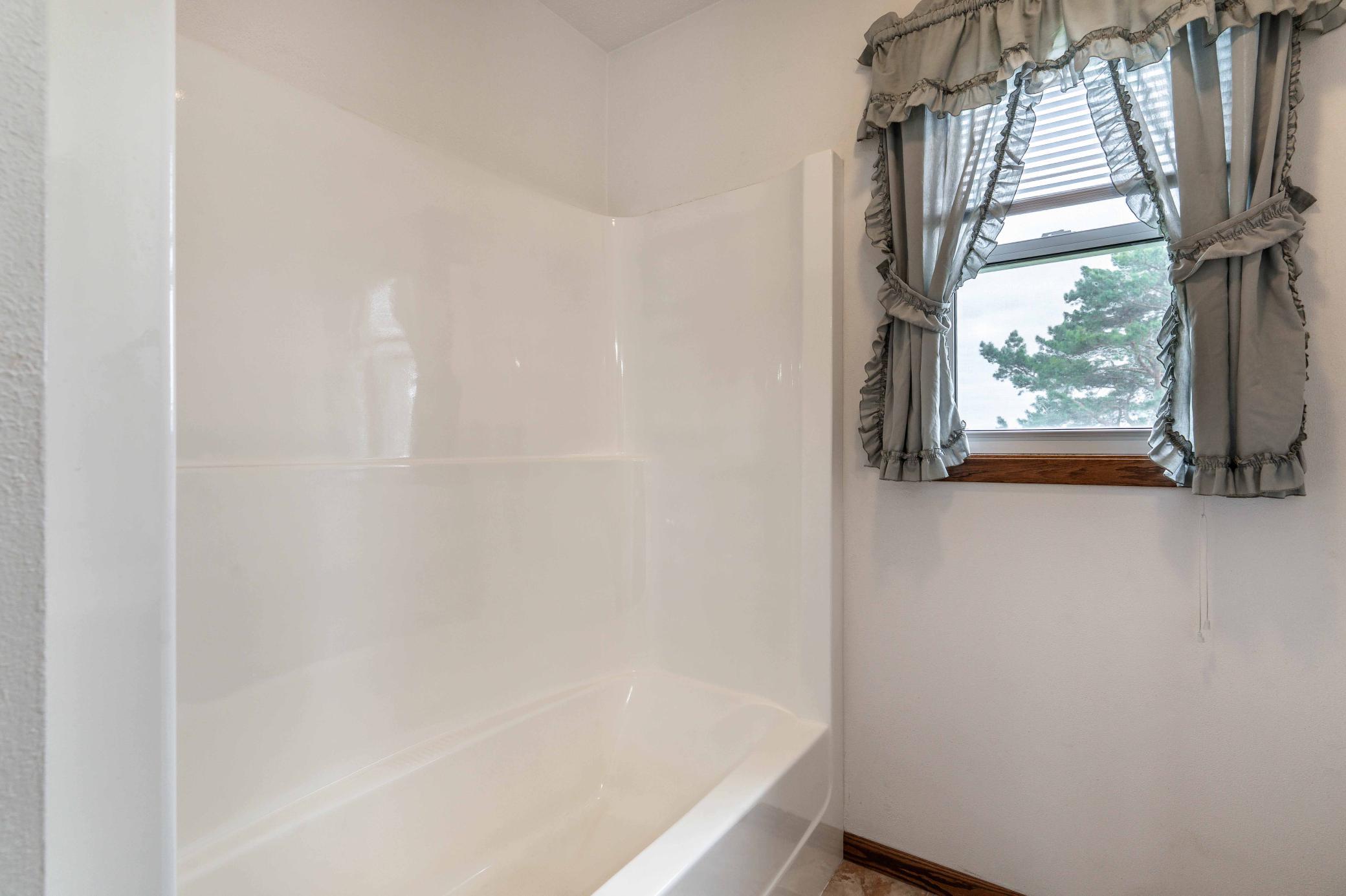 1978 single family home for sale at 16990 River Oaks Boulevard in Fergus Falls, MN — 3 bed, 2 bath (photo 45 of 74)