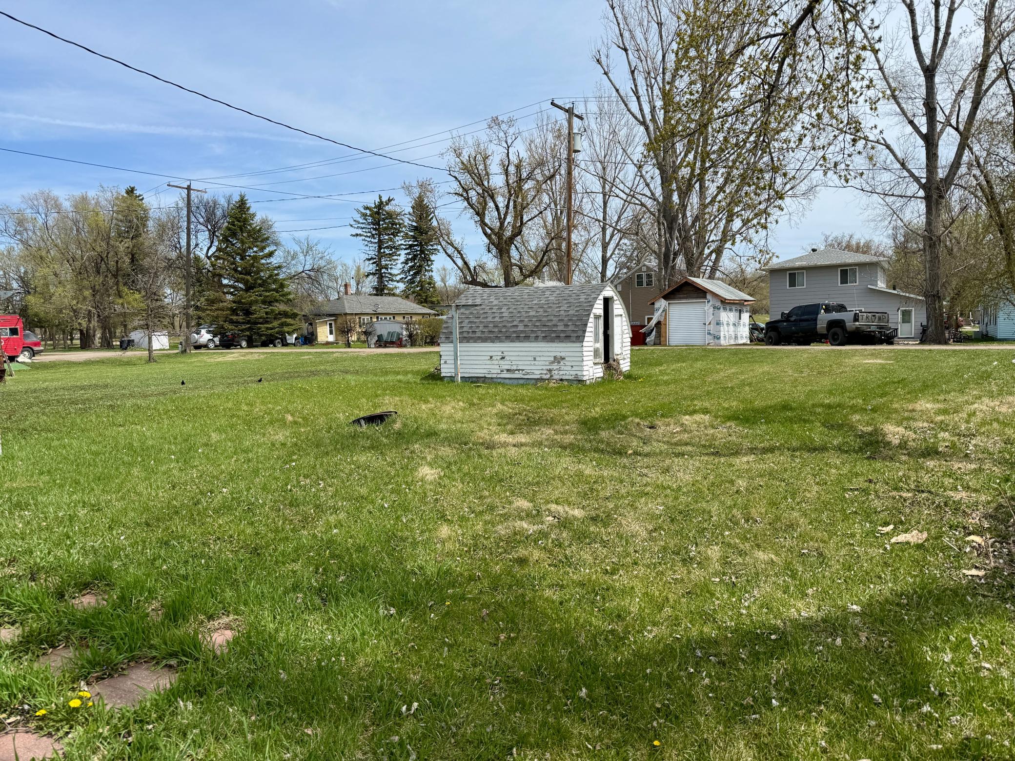 432 7th Avenue NE, Valley City ND 58072 - Photo 3 of 13