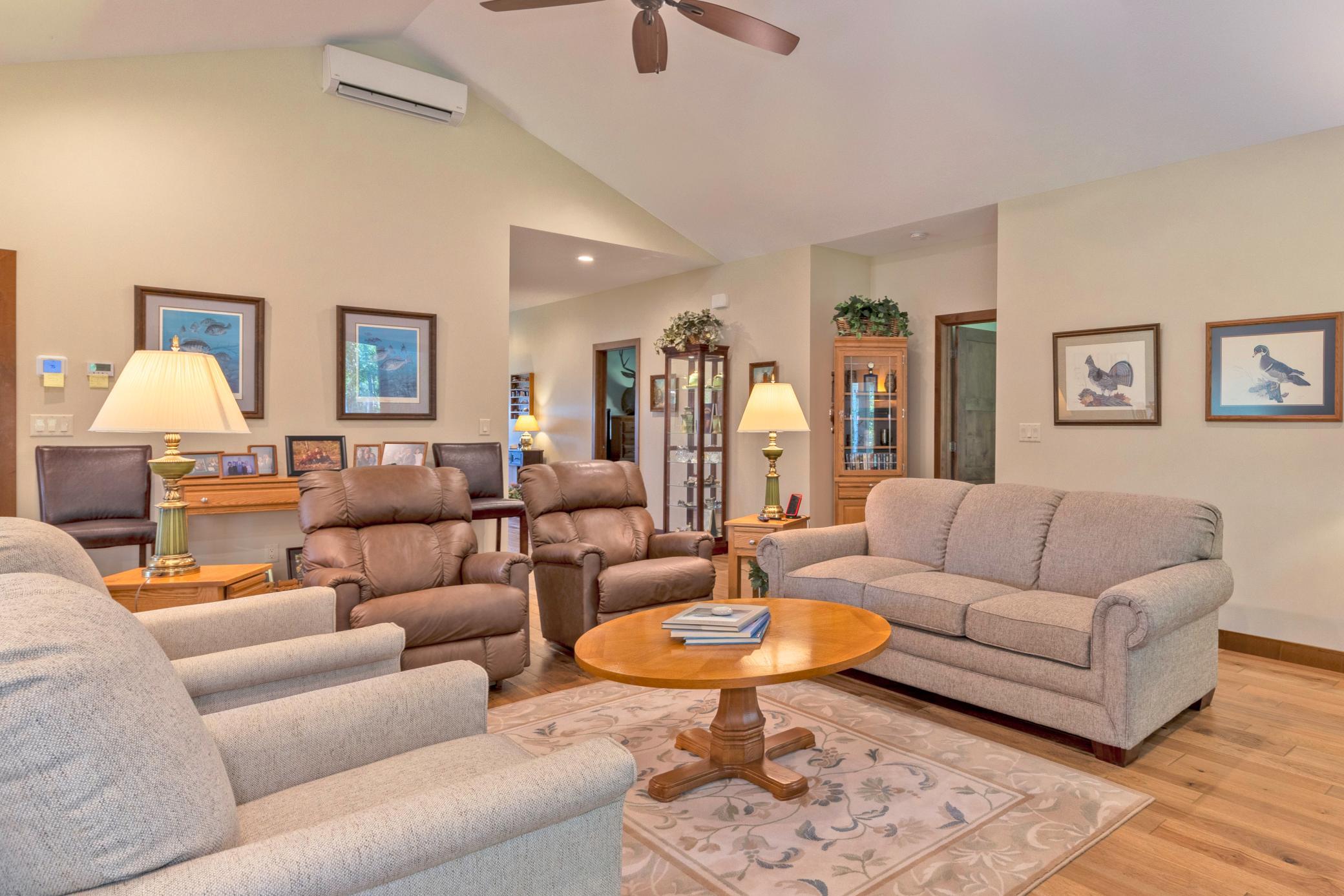 2020 single family home for sale at 980 SW 22nd in Grand Rapids, MN — 3 bed, 2 bath (photo 9 of 25)