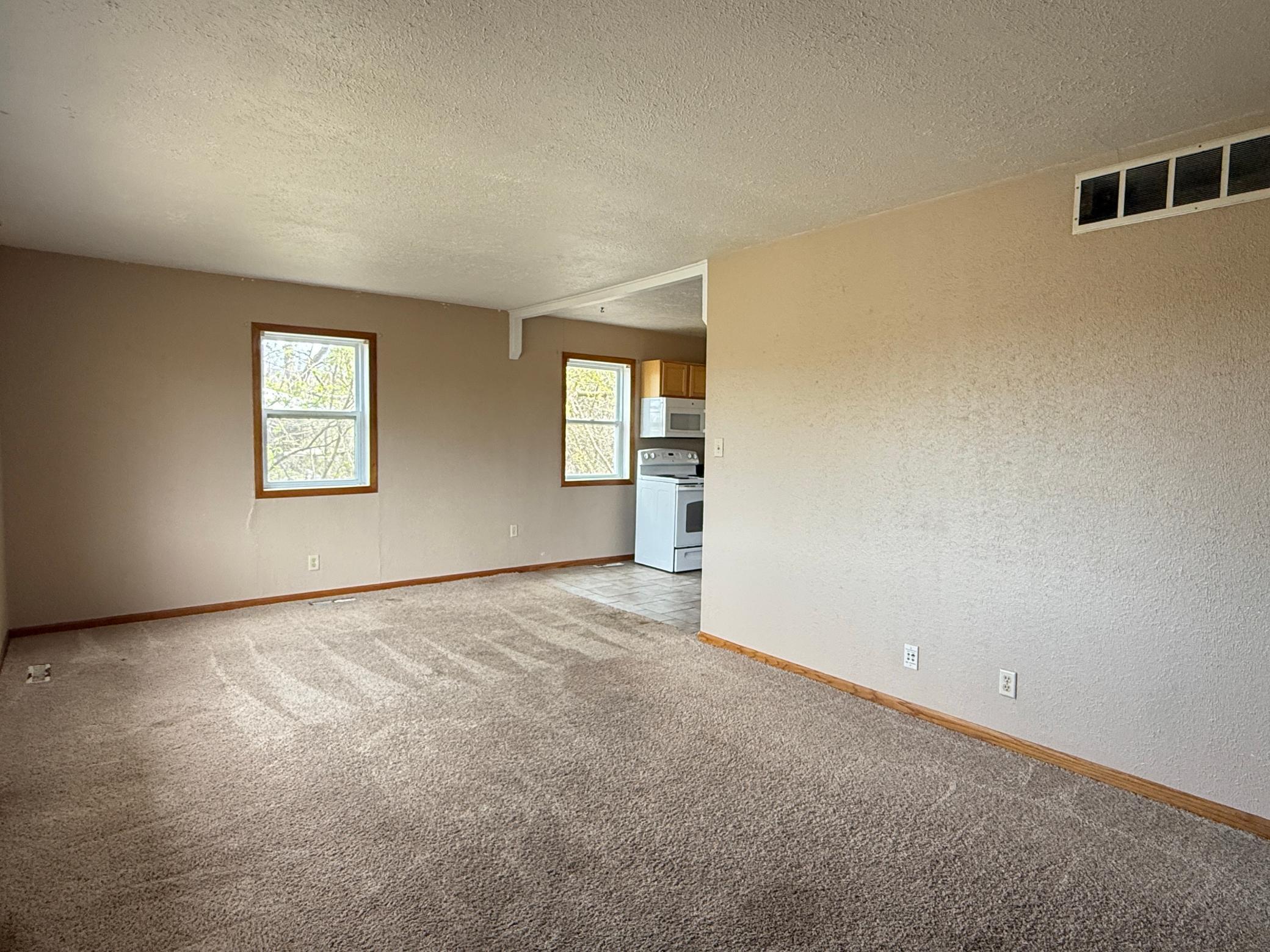622 Valley Avenue SE, Valley City ND 58072 - Photo 7 of 19