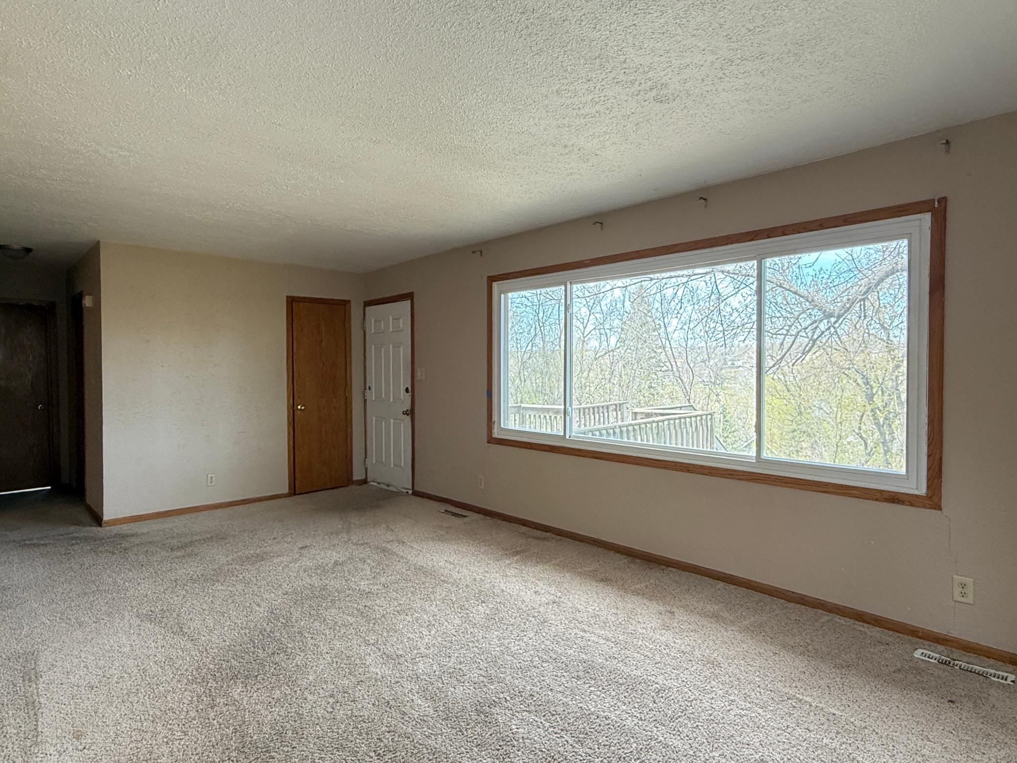 622 Valley Avenue SE, Valley City ND 58072 - Photo 8 of 19