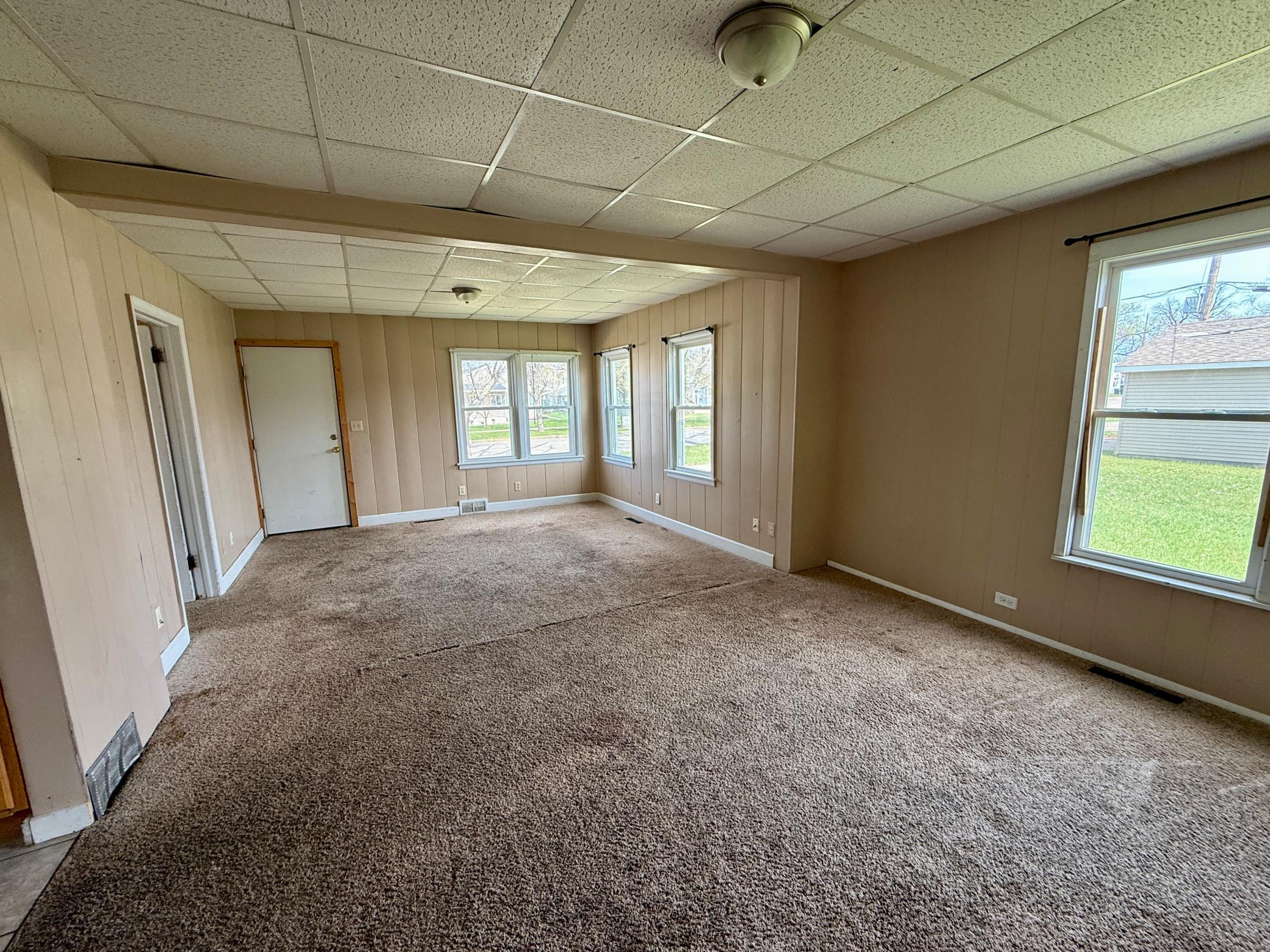 755 4th Street SW, Valley City ND 58072 - Photo 9 of 25