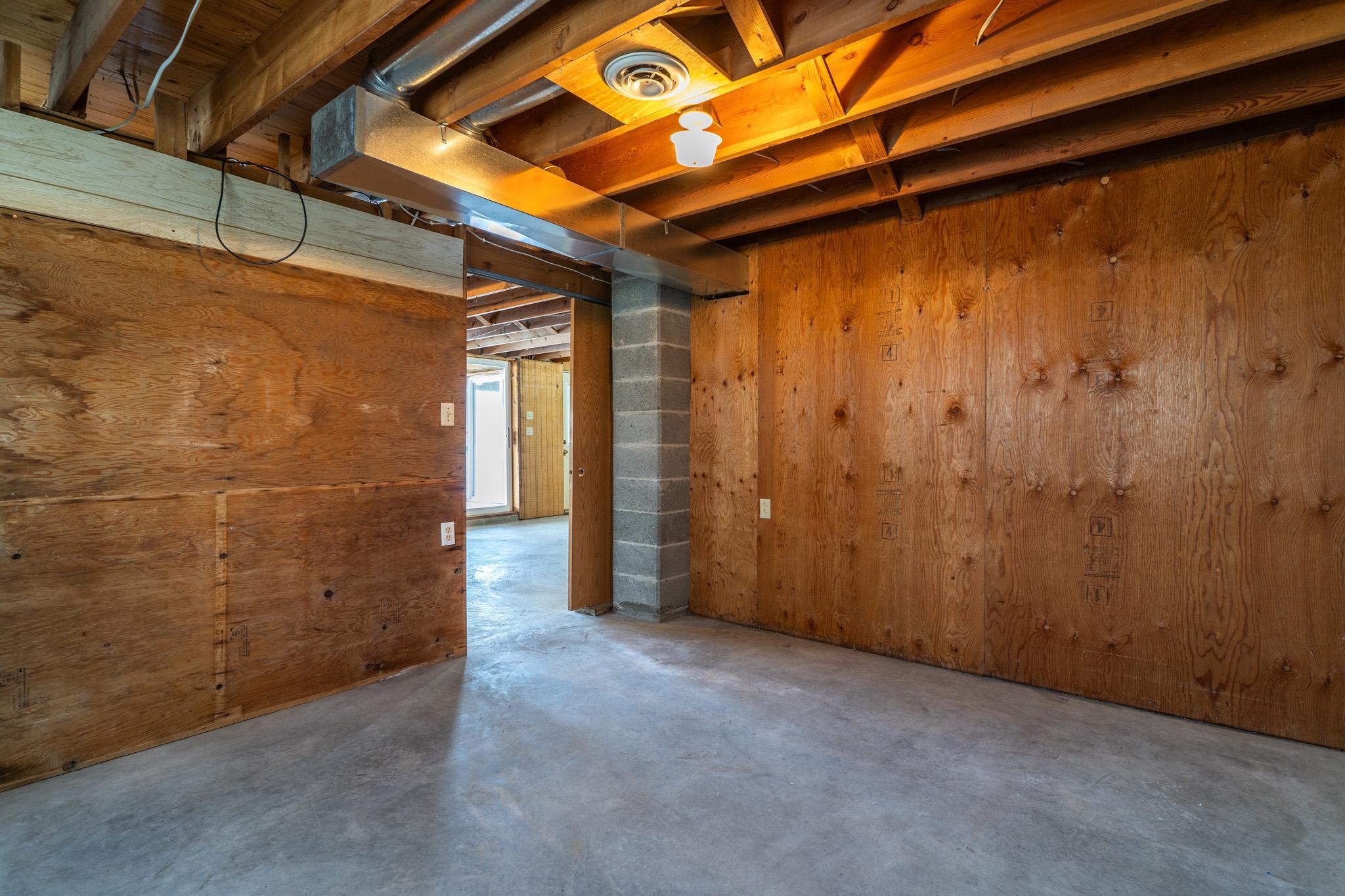 1971 single family home for sale at 18619 390th Street SE in Erskine, MN — 3 bed, 1 bath (photo 24 of 45)