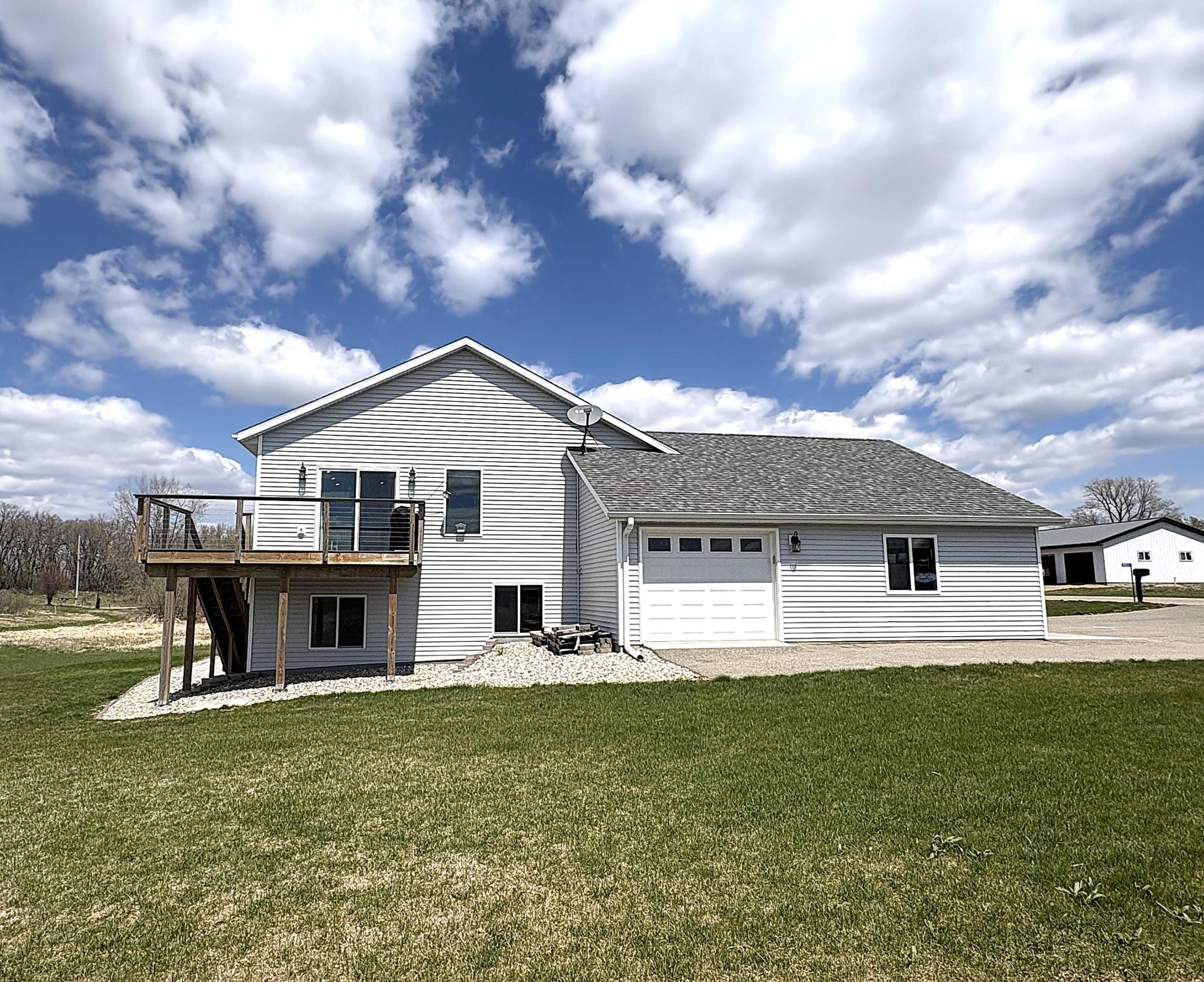 2021 single family home for sale at 7822 Hummingbird Lane SW in Alexandria, MN — 4 bed, 3 bath (photo 4 of 81)