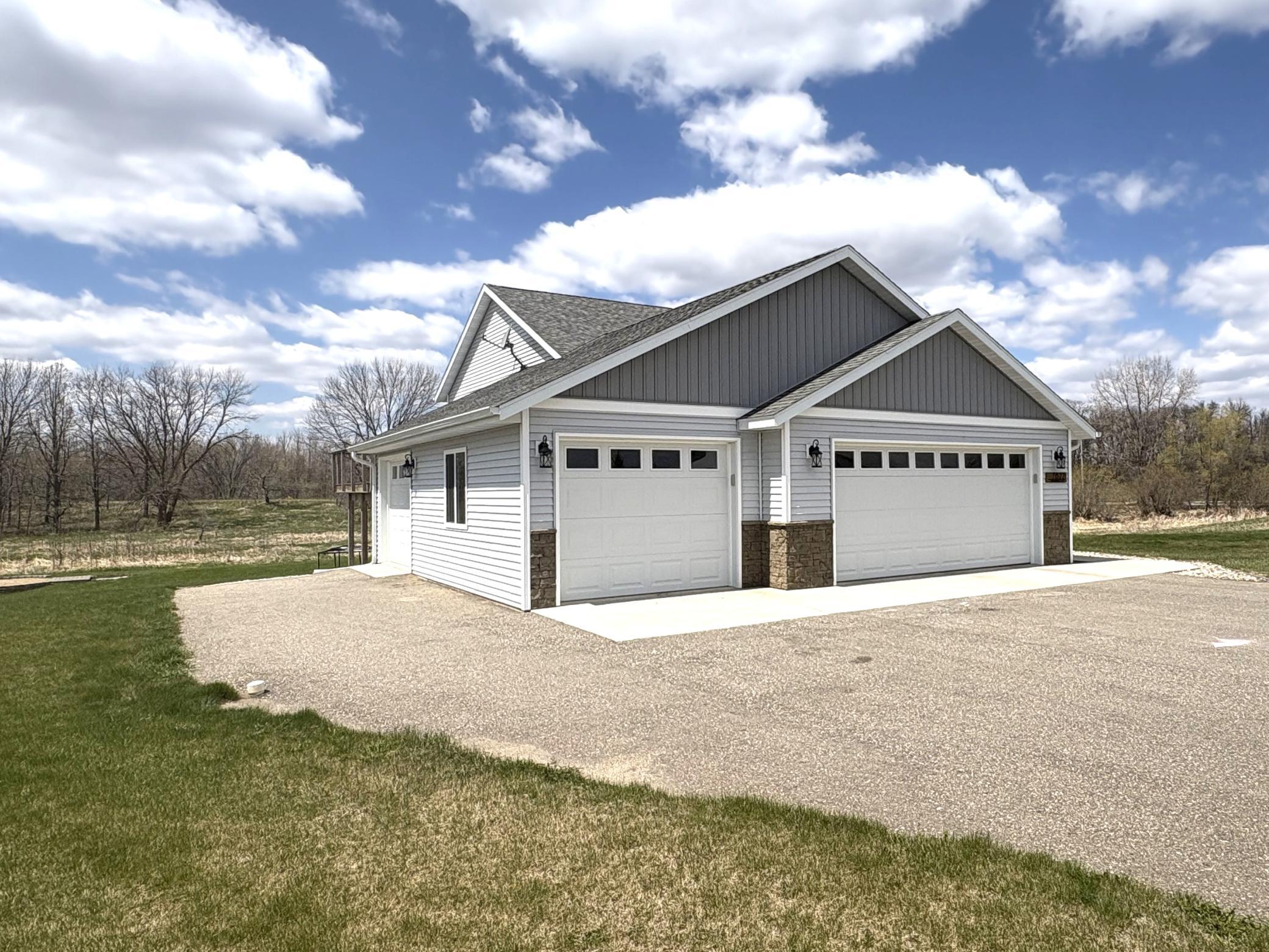 2021 single family home for sale at 7822 Hummingbird Lane SW in Alexandria, MN — 4 bed, 3 bath (photo 5 of 81)