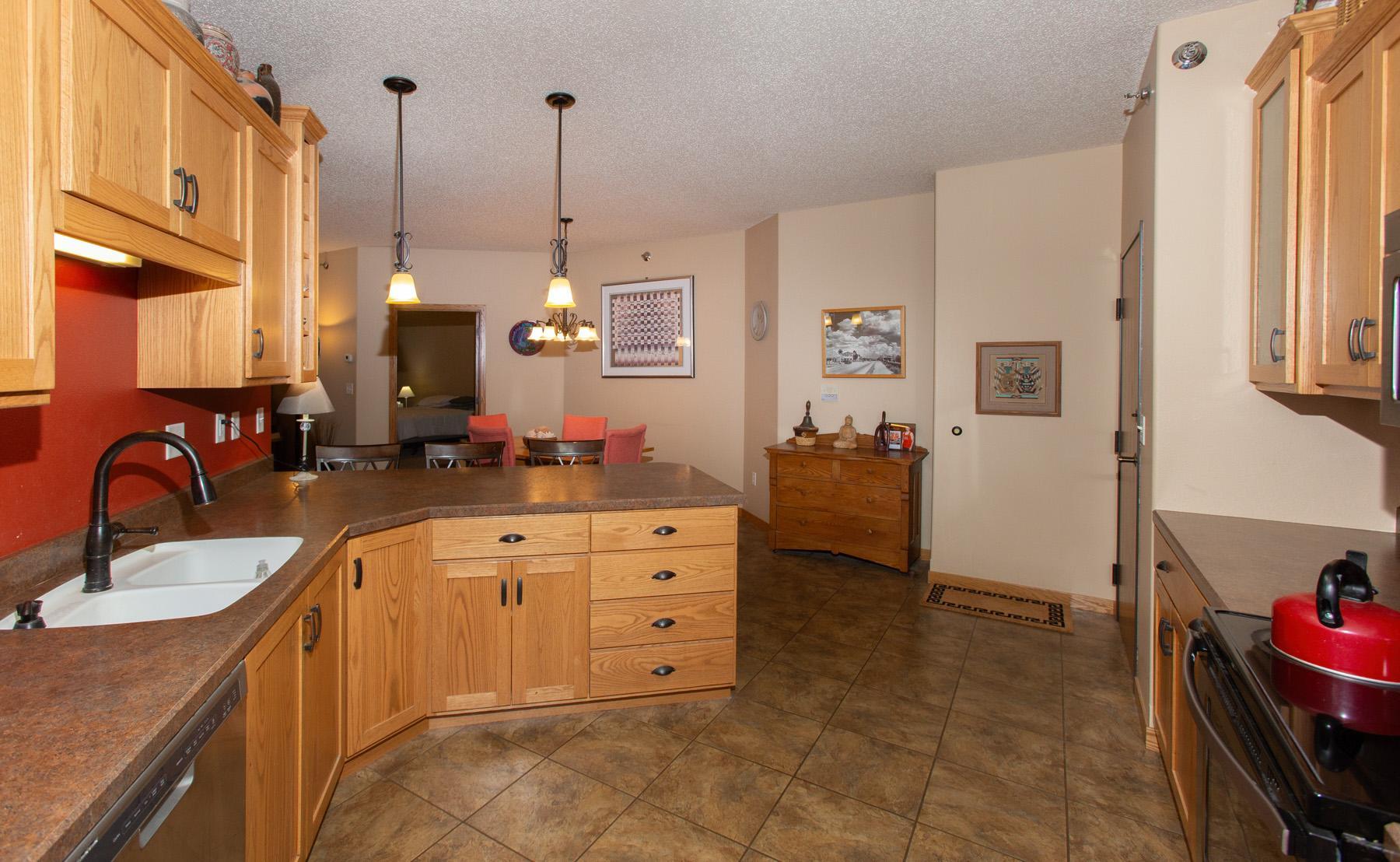 203 6th Street S, Unit 101, Moorhead MN 56560 - Photo 8 of 31