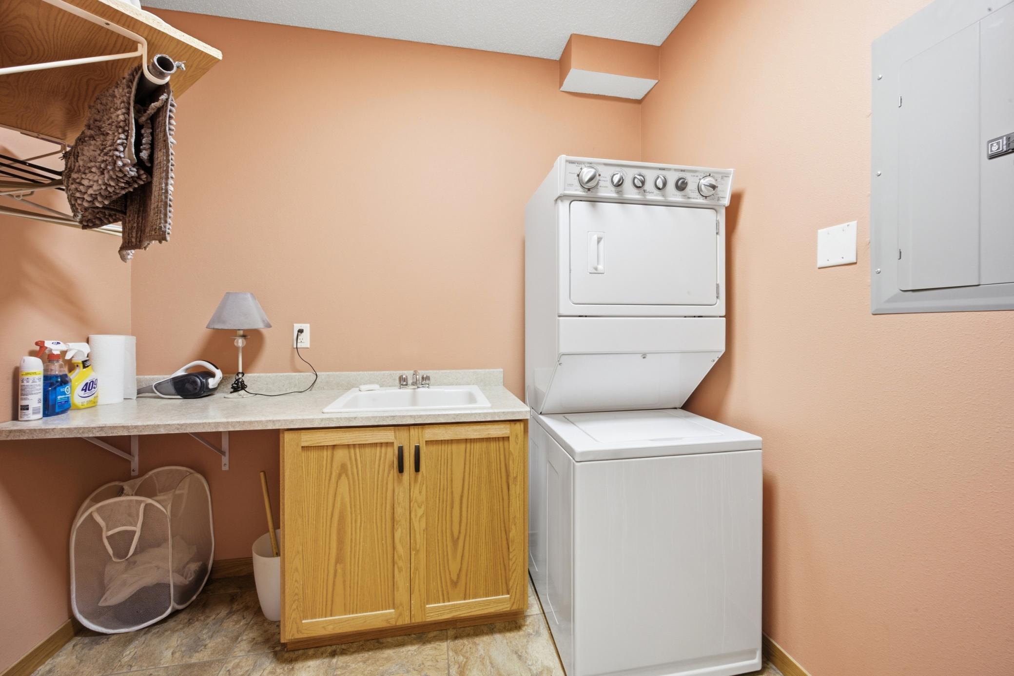 2008 condo for sale at 203 6th Street S, Unit 101 in Moorhead, MN — 2 bed, 2 bath (photo 19 of 27)