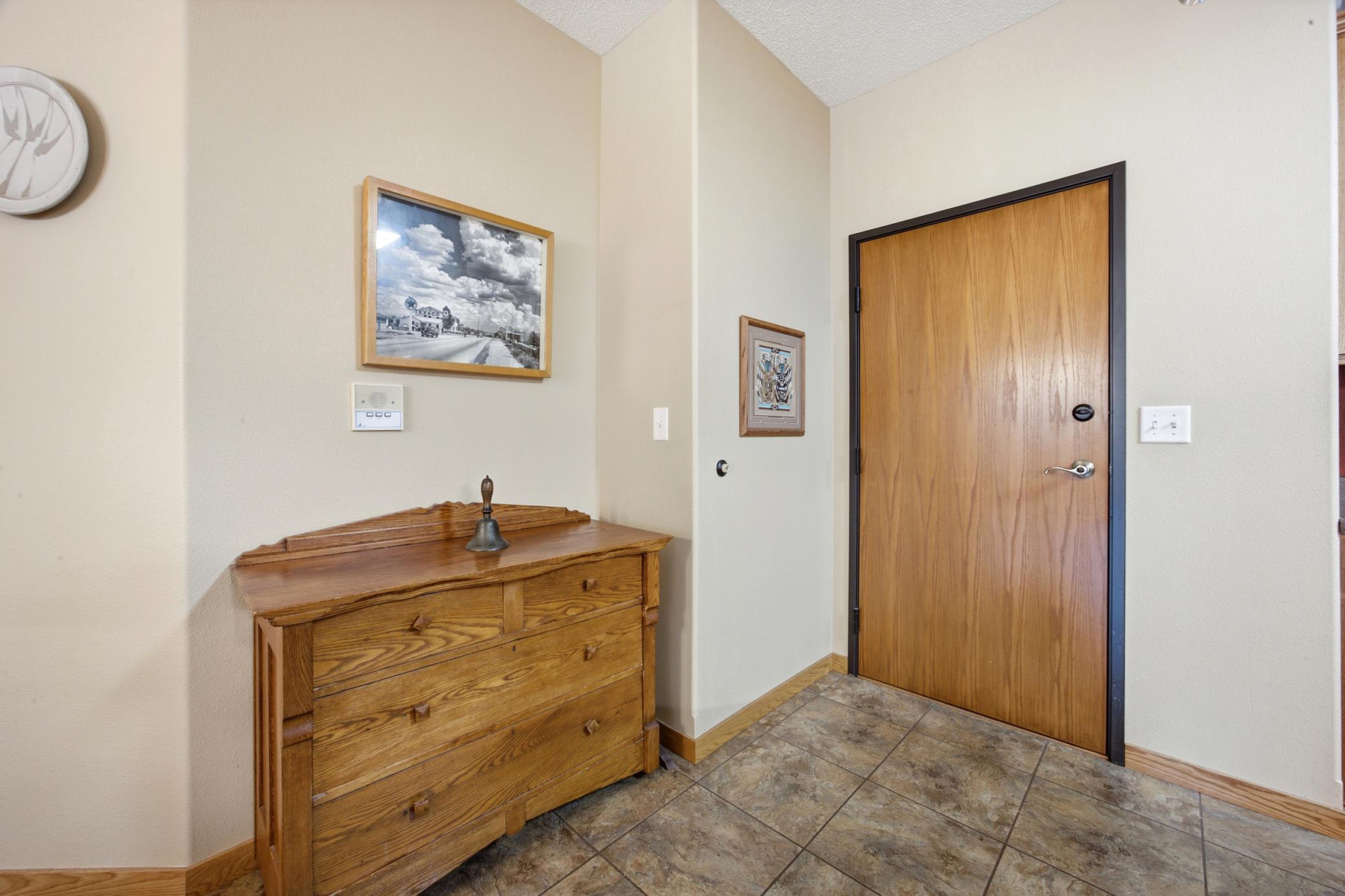 2008 condo for sale at 203 6th Street S, Unit 101 in Moorhead, MN — 2 bed, 2 bath (photo 3 of 27)