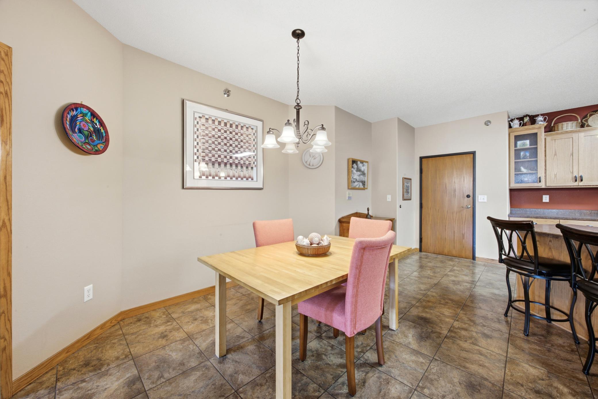 2008 condo for sale at 203 6th Street S, Unit 101 in Moorhead, MN — 2 bed, 2 bath (photo 6 of 27)