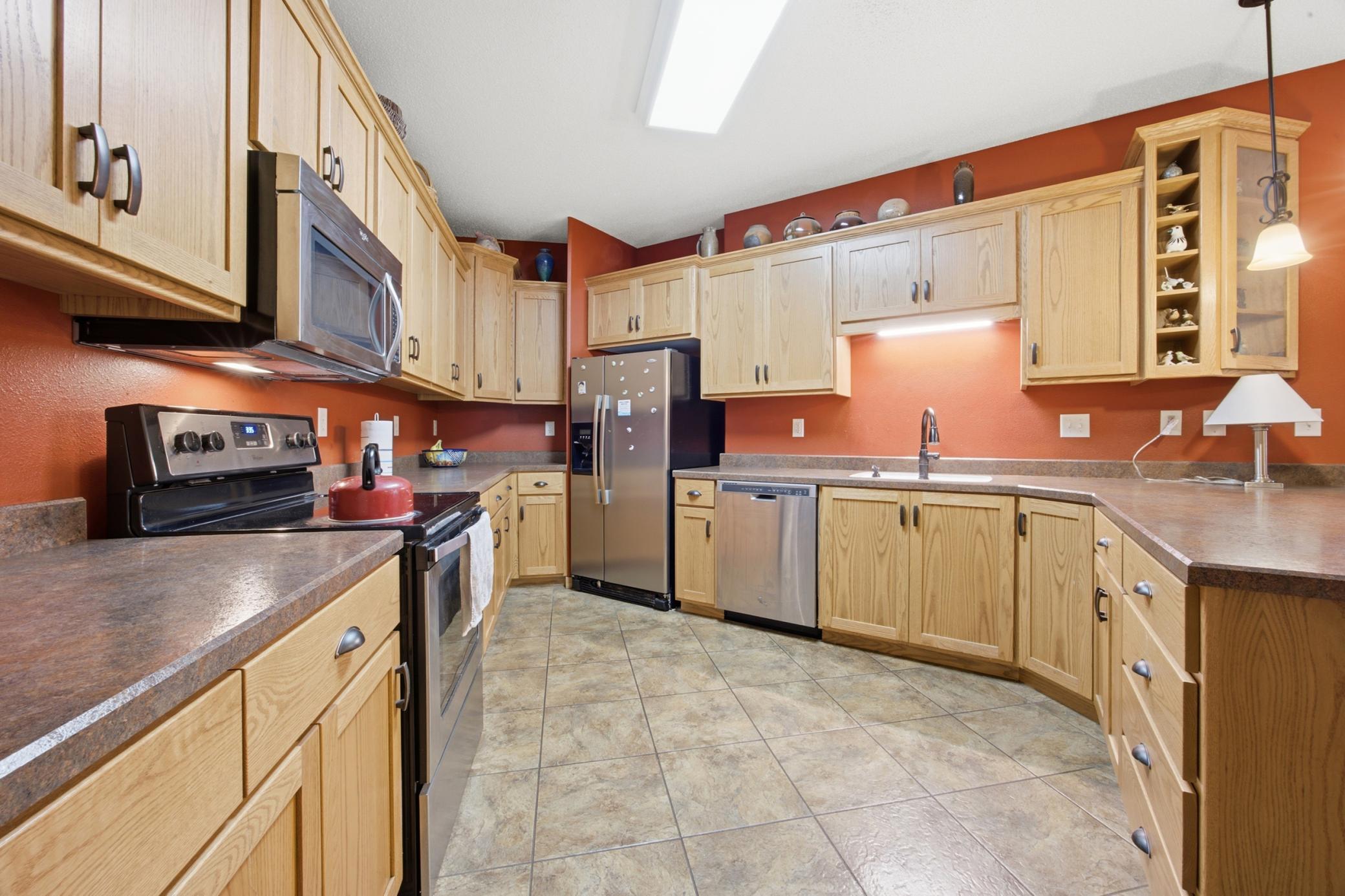 2008 condo for sale at 203 6th Street S, Unit 101 in Moorhead, MN — 2 bed, 2 bath (photo 9 of 27)