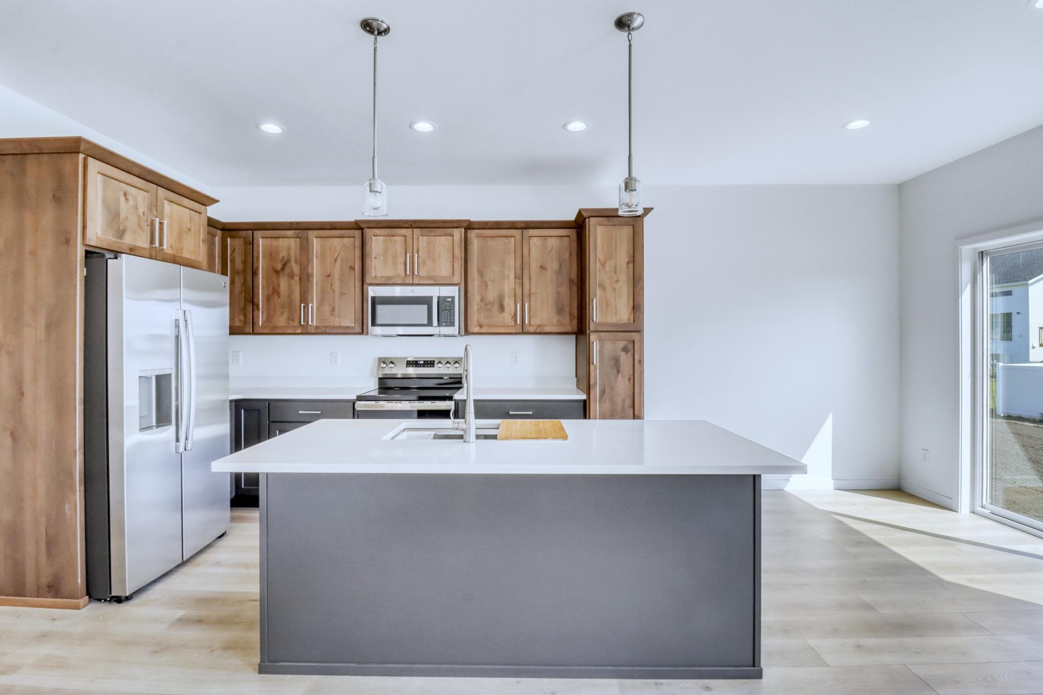 2026 single family home for sale at 6856 Belding Drive S in Fargo, ND — 4 bed, 3 bath (photo 12 of 43)