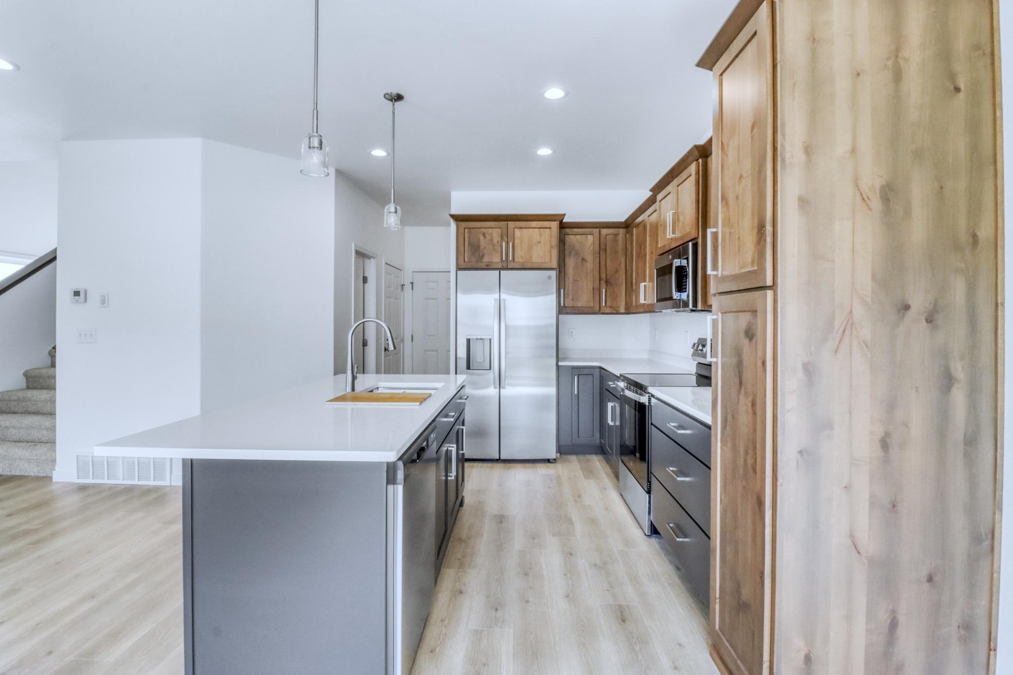 2026 single family home for sale at 6856 Belding Drive S in Fargo, ND — 4 bed, 3 bath (photo 15 of 43)