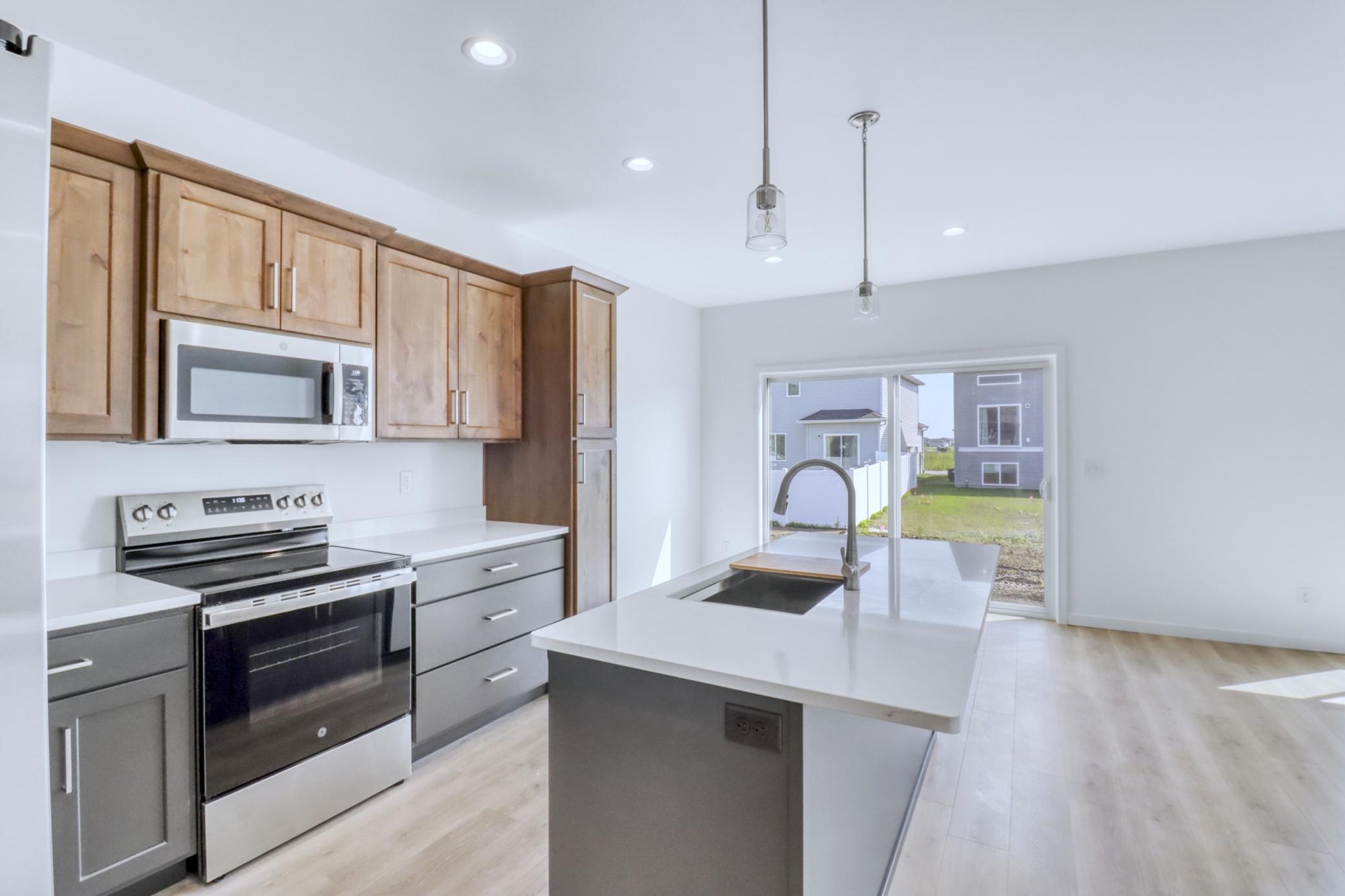 2026 single family home for sale at 6856 Belding Drive S in Fargo, ND — 4 bed, 3 bath (photo 20 of 43)