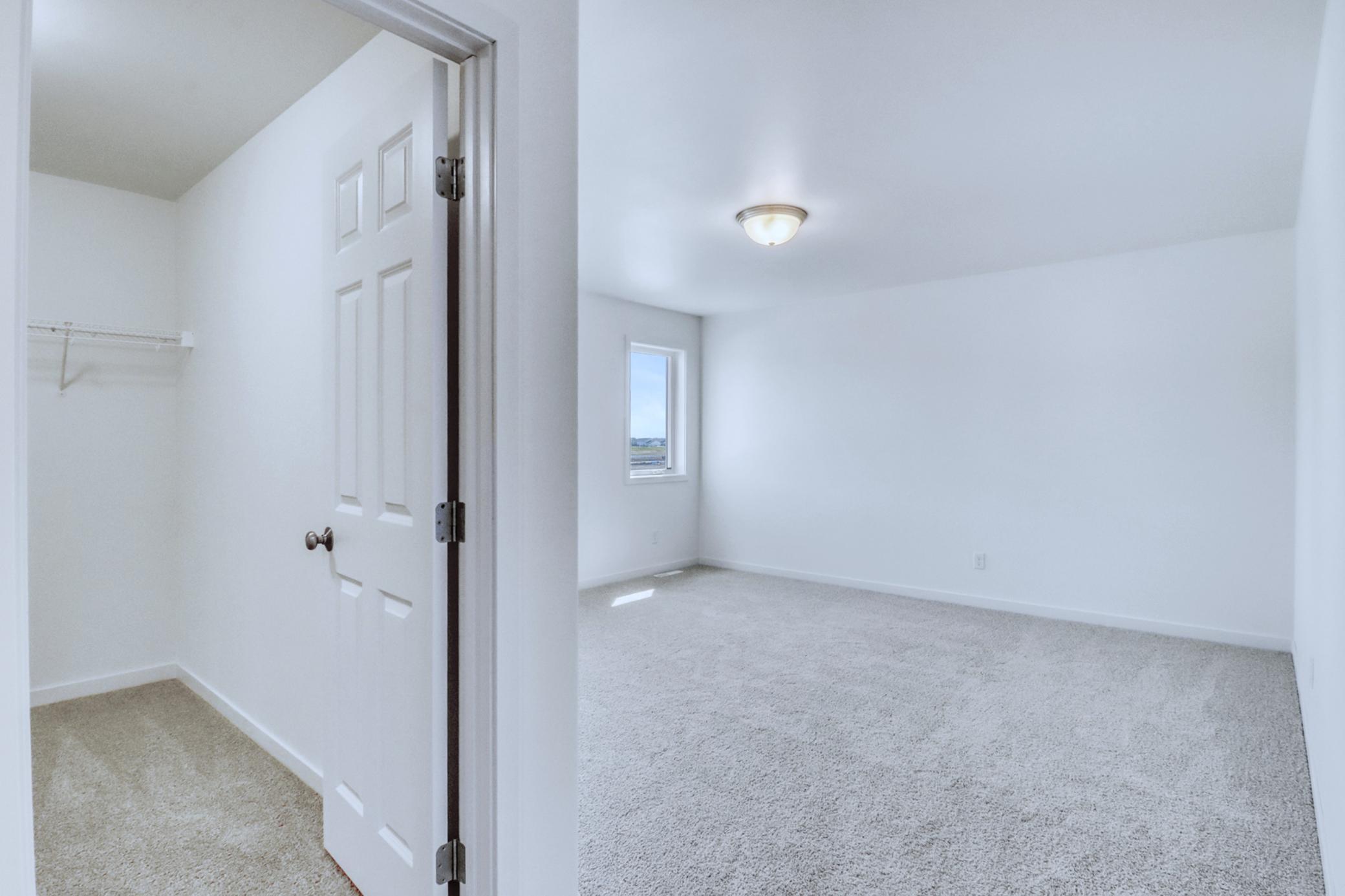 2026 single family home for sale at 6856 Belding Drive S in Fargo, ND — 4 bed, 3 bath (photo 29 of 43)