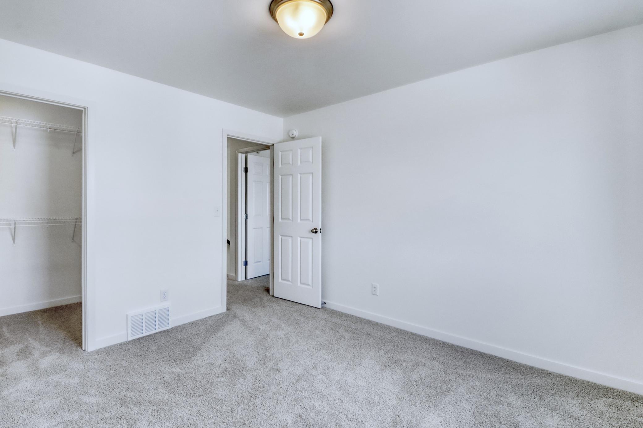 2026 single family home for sale at 6856 Belding Drive S in Fargo, ND — 4 bed, 3 bath (photo 35 of 43)