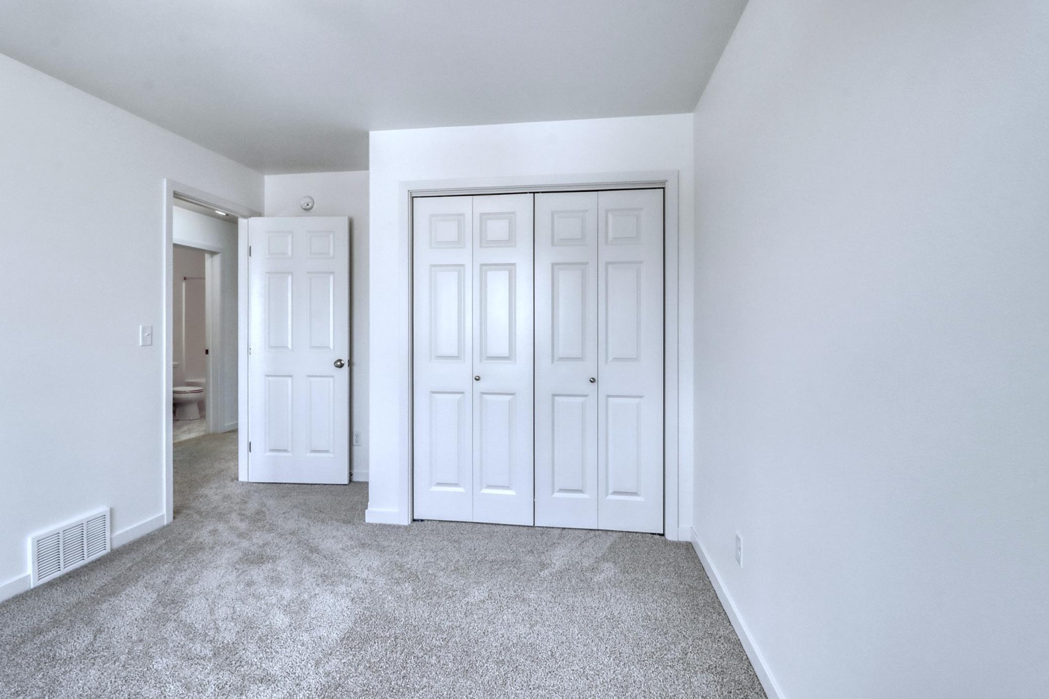 2026 single family home for sale at 6856 Belding Drive S in Fargo, ND — 4 bed, 3 bath (photo 38 of 43)