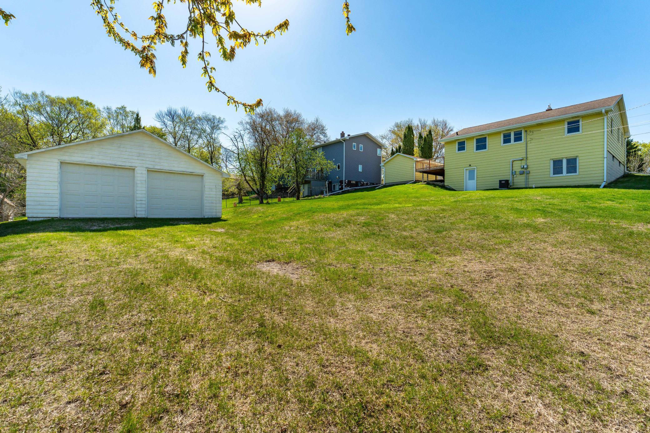 1959 single family home for sale at 326 W Gustavus Avenue in Fergus Falls, MN — 3 bed, 2 bath (photo 3 of 57)