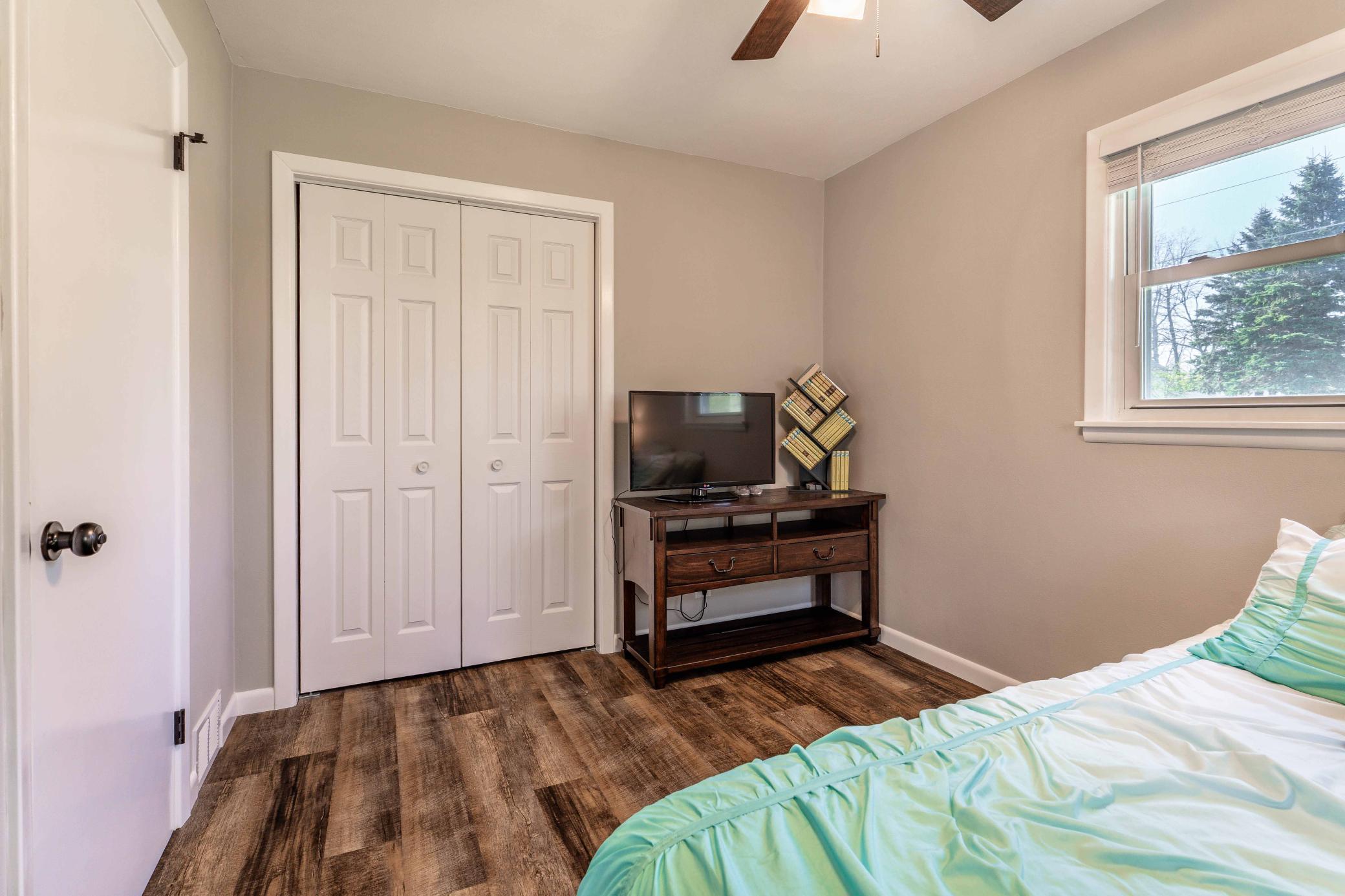 1959 single family home for sale at 326 W Gustavus Avenue in Fergus Falls, MN — 3 bed, 2 bath (photo 23 of 57)