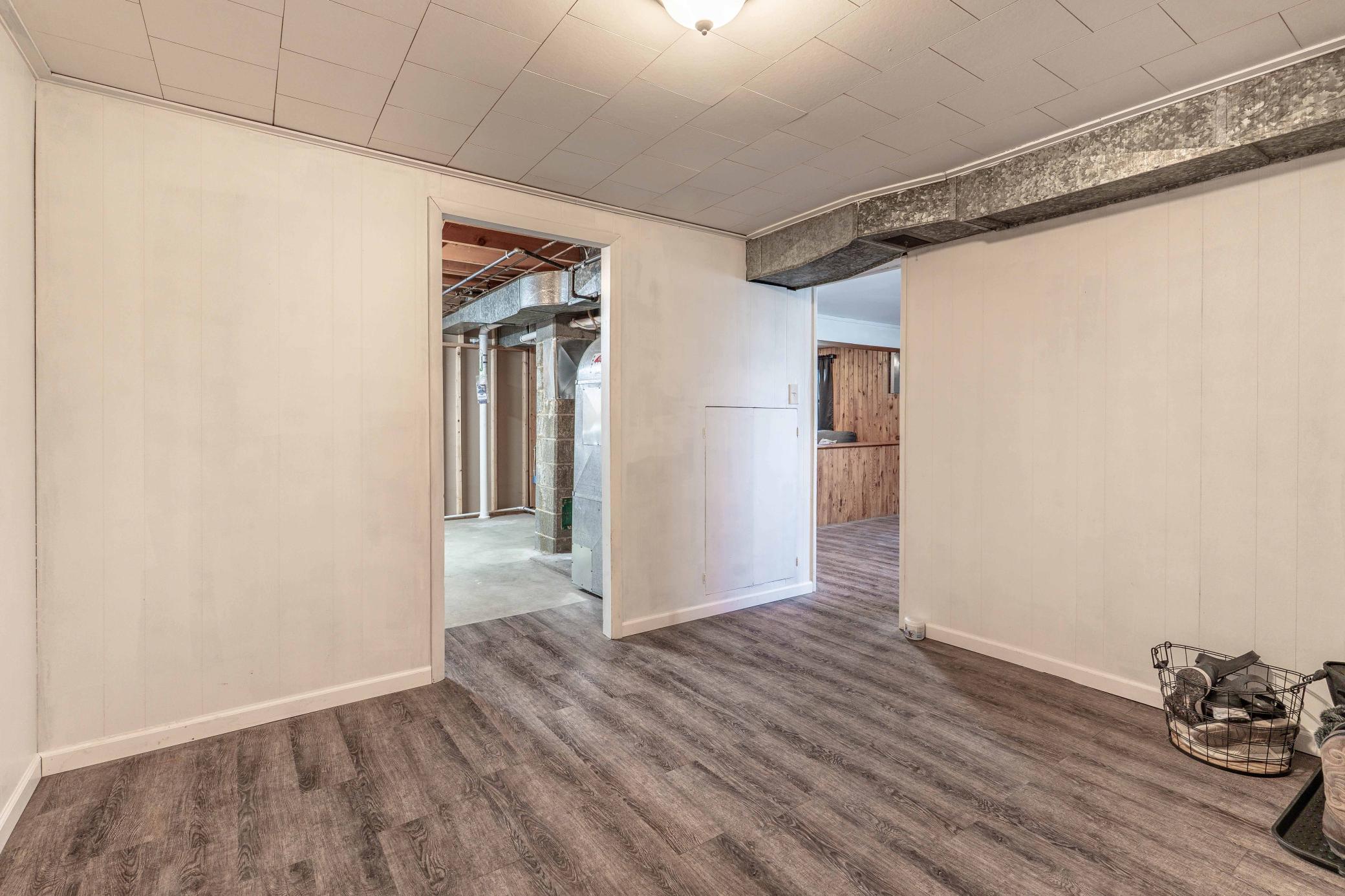 1959 single family home for sale at 326 W Gustavus Avenue in Fergus Falls, MN — 3 bed, 2 bath (photo 34 of 57)