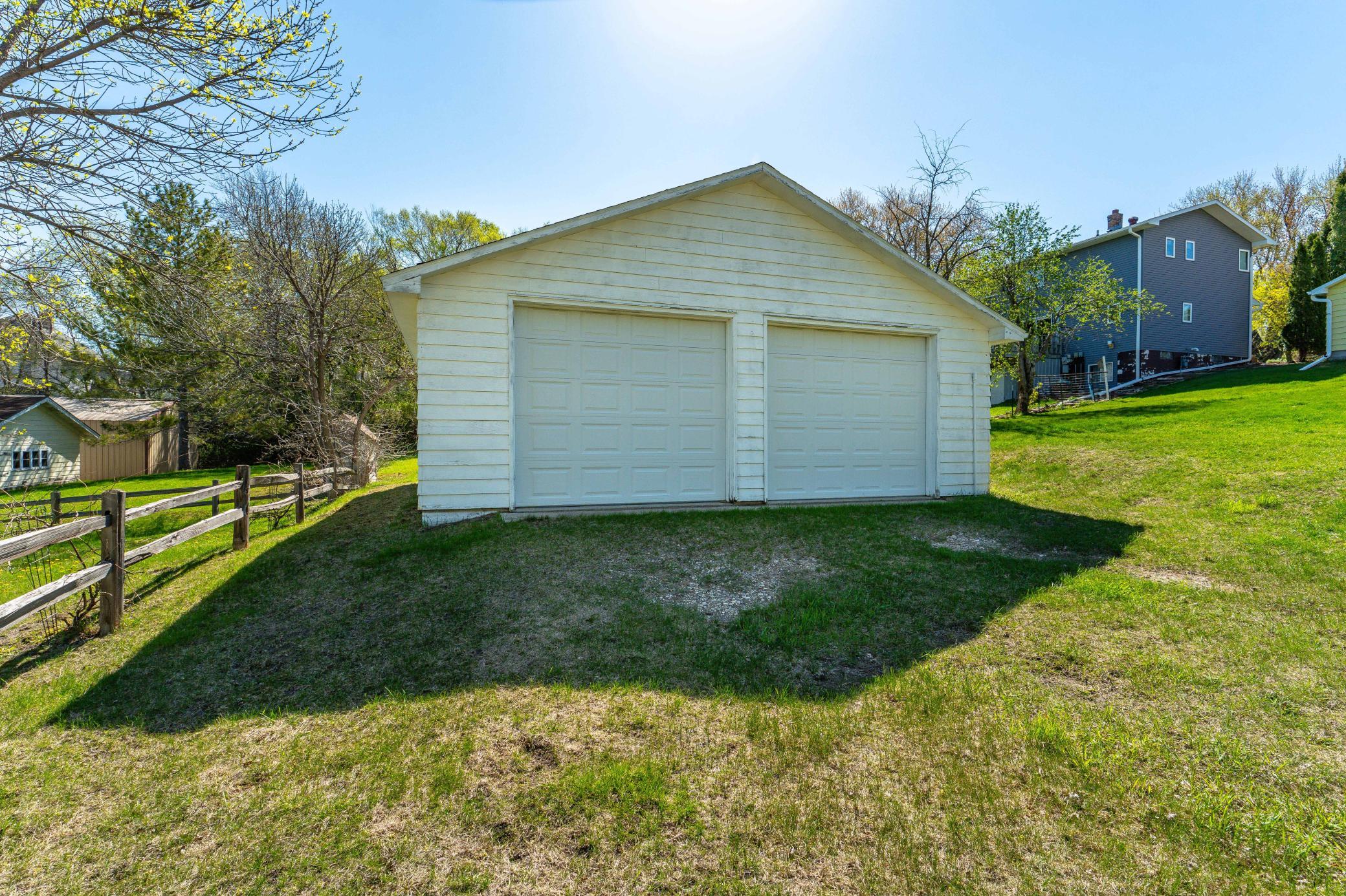 1959 single family home for sale at 326 W Gustavus Avenue in Fergus Falls, MN — 3 bed, 2 bath (photo 44 of 57)