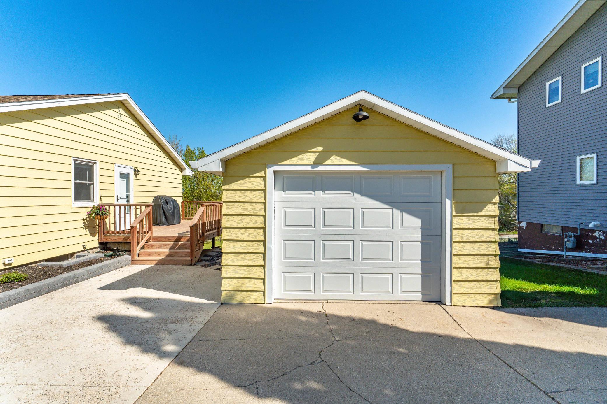 1959 single family home for sale at 326 W Gustavus Avenue in Fergus Falls, MN — 3 bed, 2 bath (photo 55 of 57)