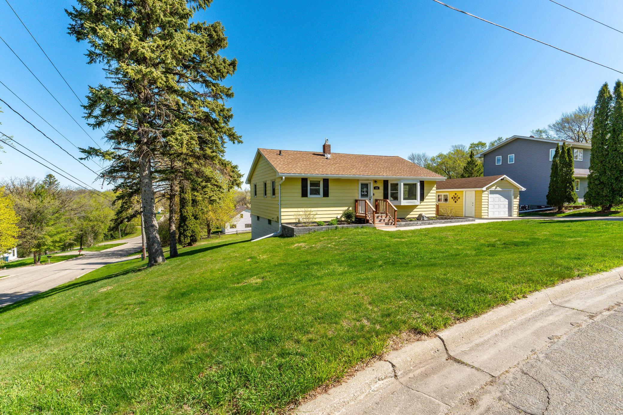 1959 single family home for sale at 326 W Gustavus Avenue in Fergus Falls, MN — 3 bed, 2 bath (photo 57 of 57)