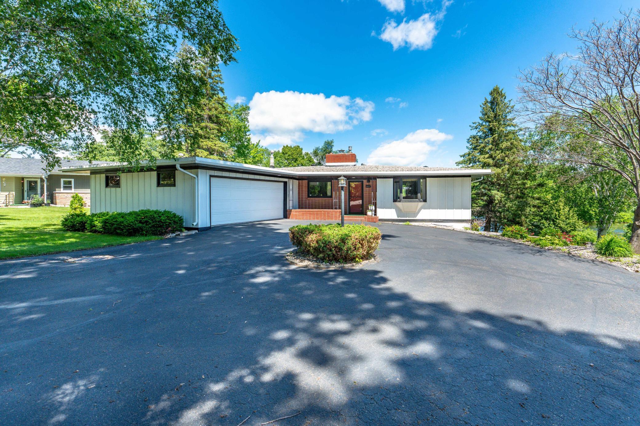 1960 single family home for sale at 1417 Hoot Lake Drive in Fergus Falls, MN — 4 bed, 3 bath