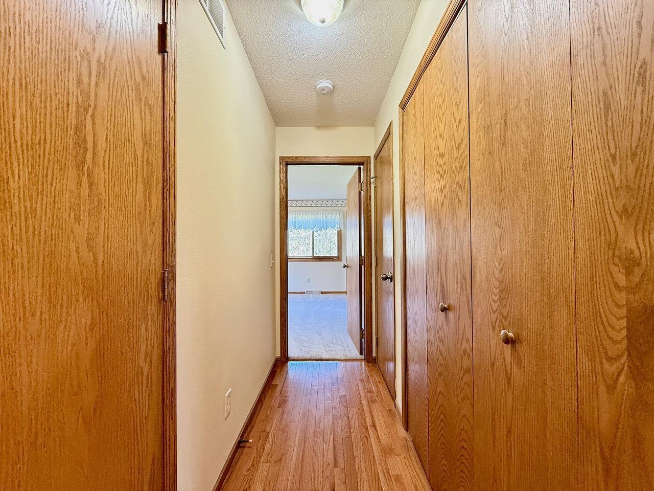 1997 single family home for sale at 1400 S Cascade Street in Fergus Falls, MN — 4 bed, 3 bath (photo 18 of 53)