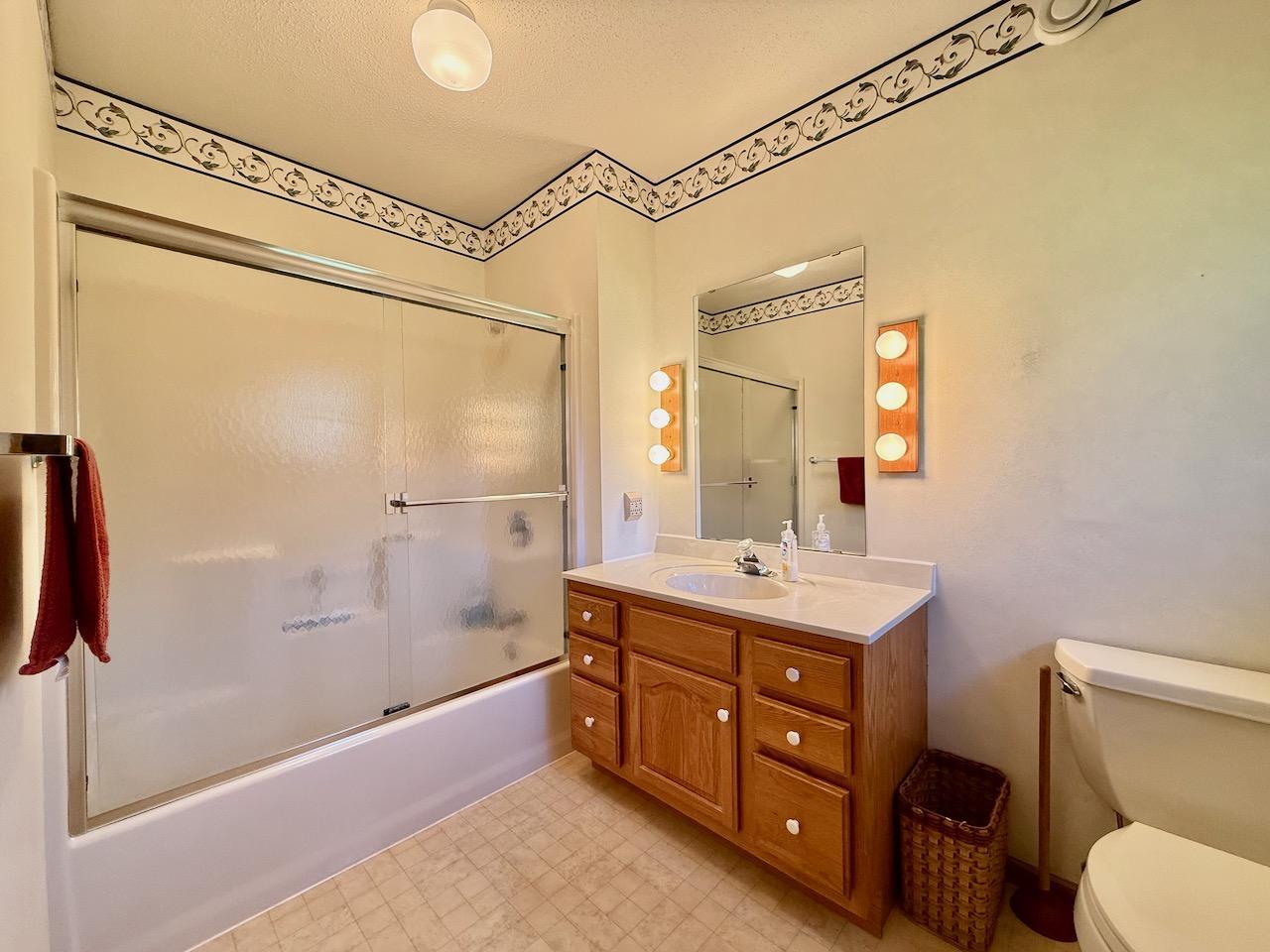 1997 single family home for sale at 1400 S Cascade Street in Fergus Falls, MN — 4 bed, 3 bath (photo 21 of 53)