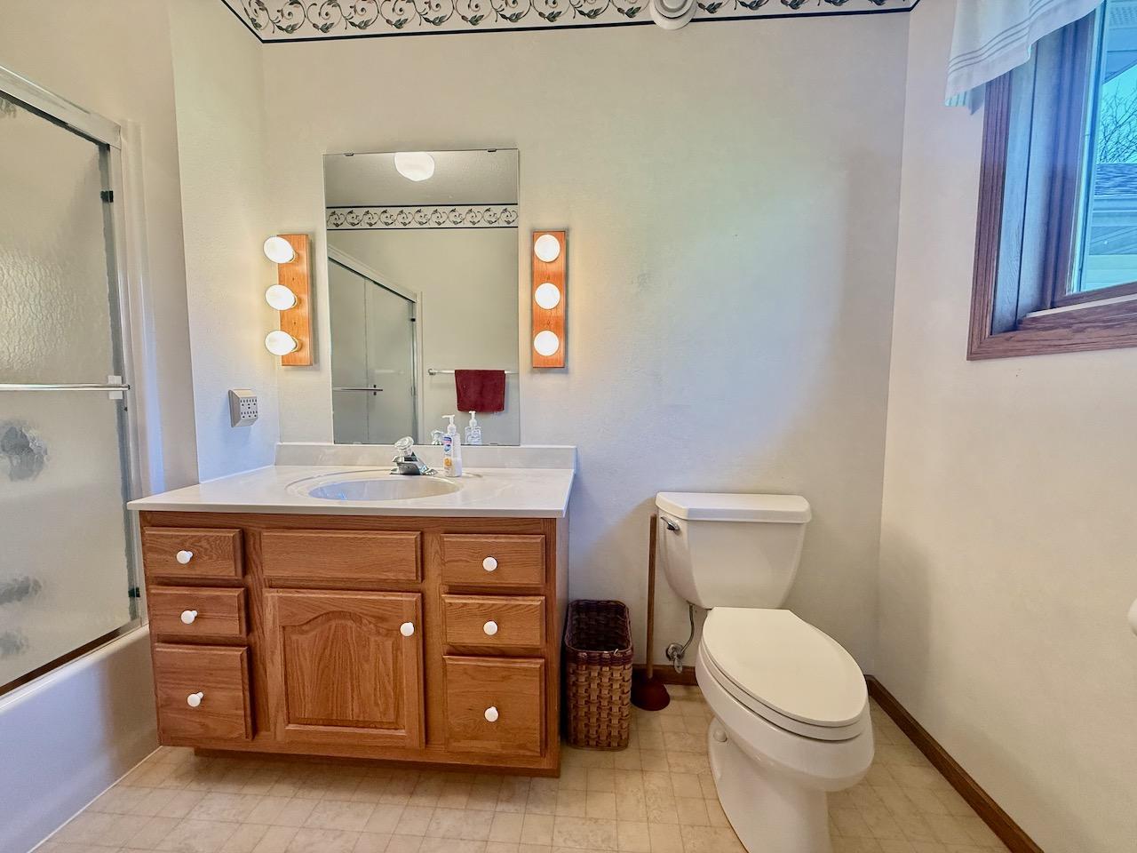1997 single family home for sale at 1400 S Cascade Street in Fergus Falls, MN — 4 bed, 3 bath (photo 22 of 53)
