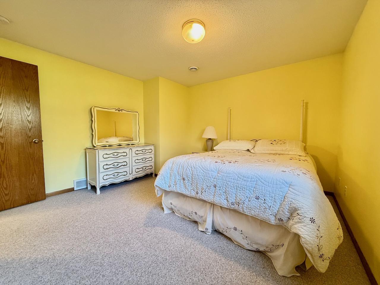 1997 single family home for sale at 1400 S Cascade Street in Fergus Falls, MN — 4 bed, 3 bath (photo 31 of 53)