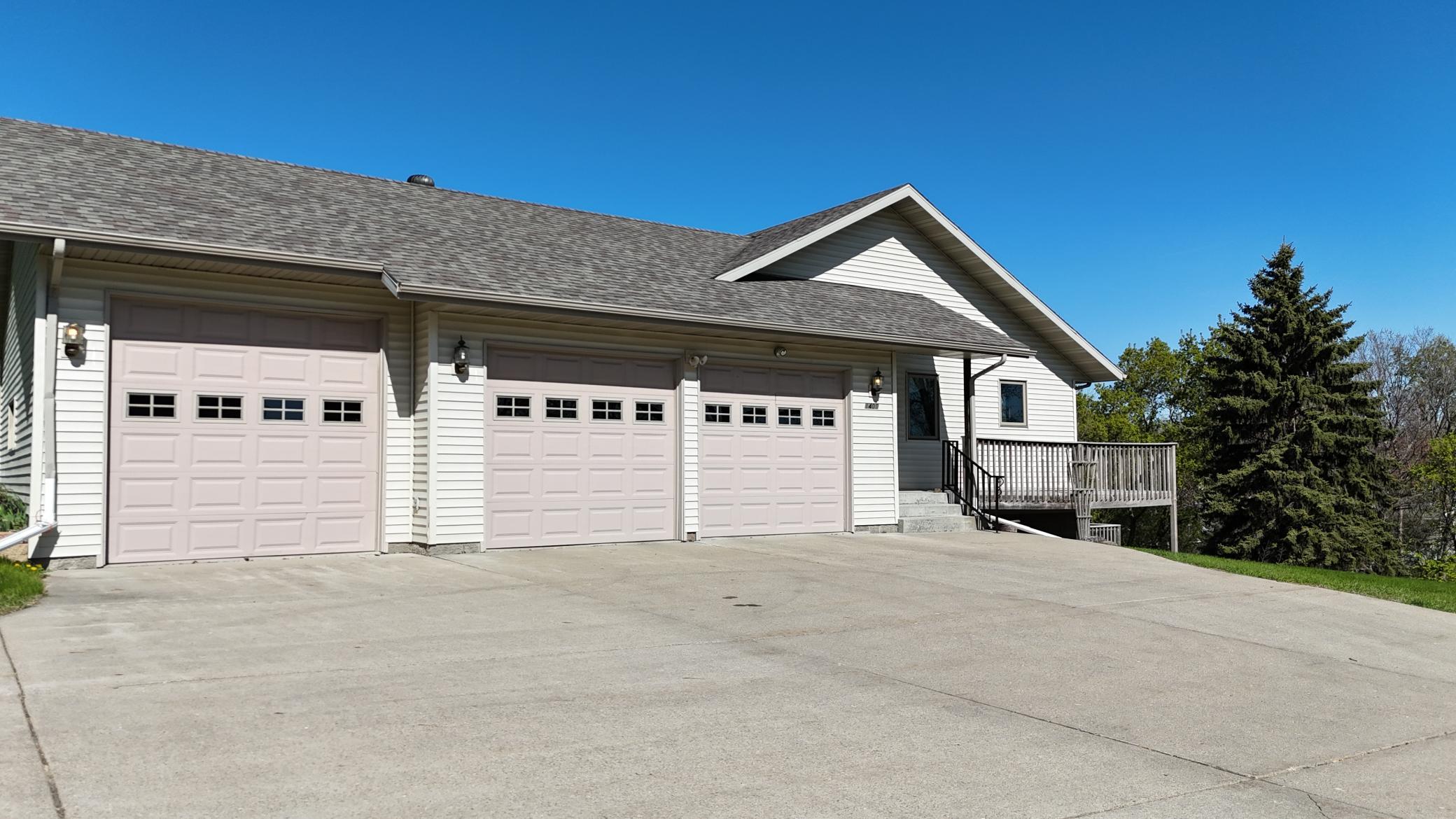 1997 single family home for sale at 1400 S Cascade Street in Fergus Falls, MN — 4 bed, 3 bath (photo 49 of 53)