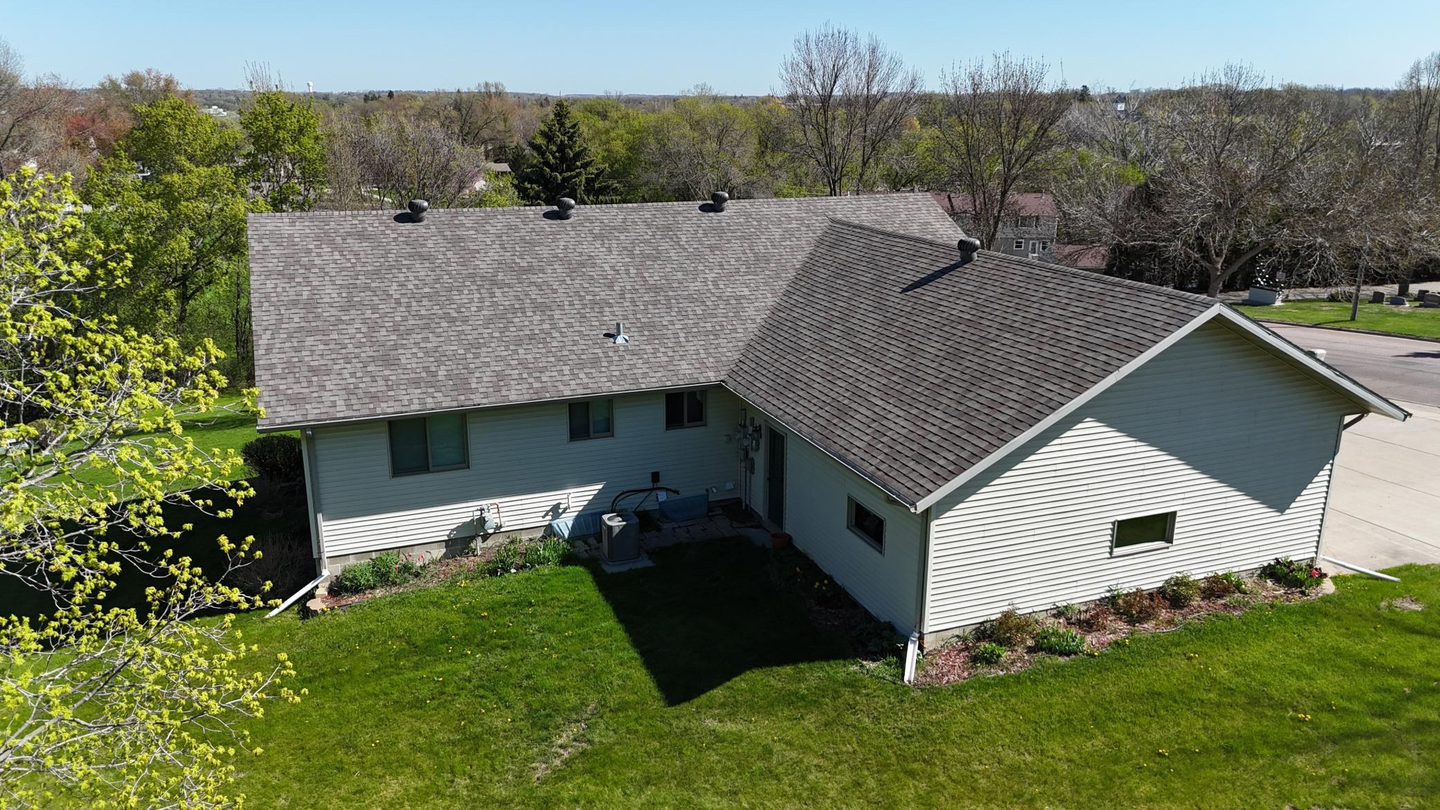 1997 single family home for sale at 1400 S Cascade Street in Fergus Falls, MN — 4 bed, 3 bath (photo 51 of 53)