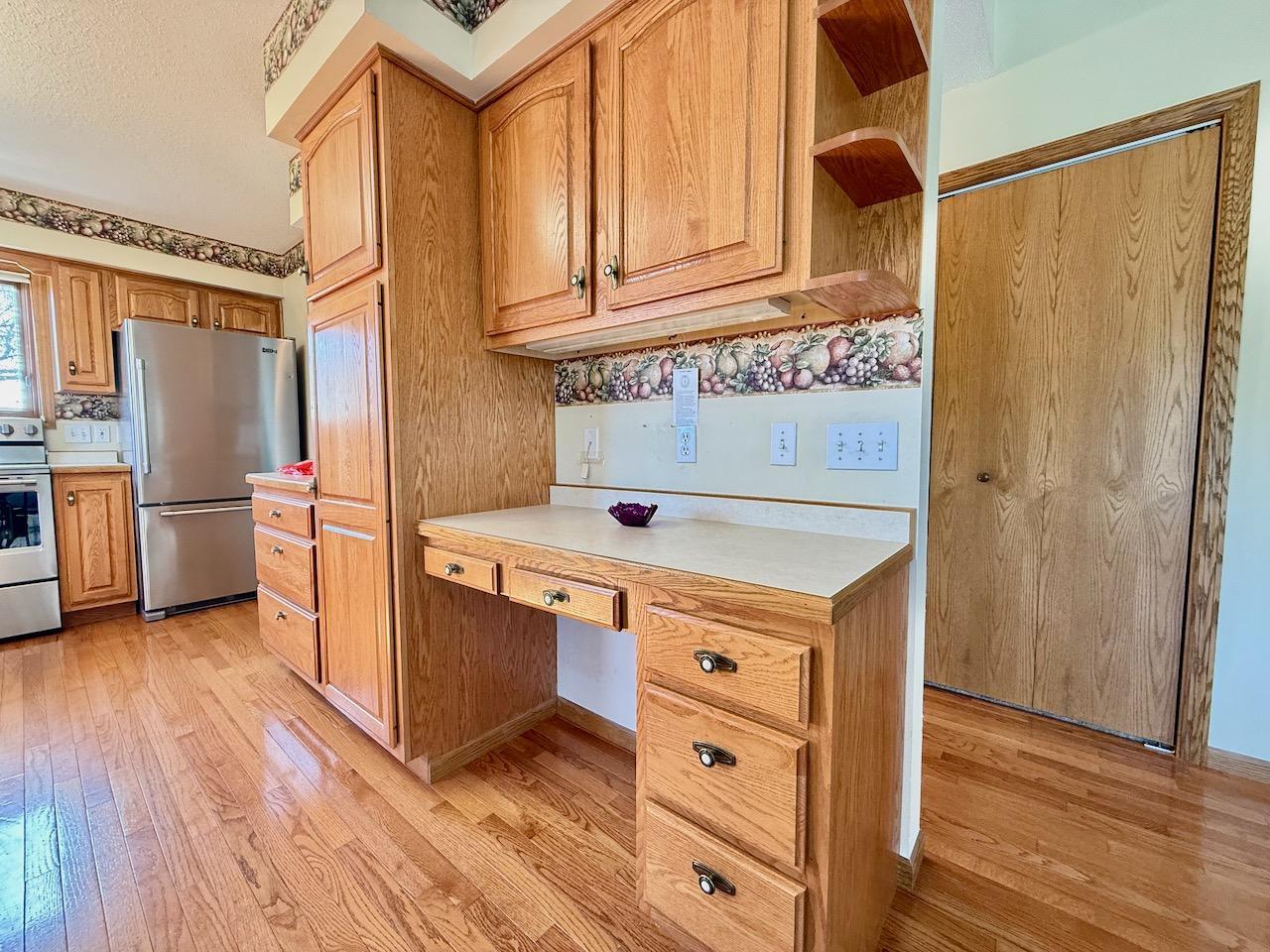 1997 single family home for sale at 1400 S Cascade Street in Fergus Falls, MN — 4 bed, 3 bath (photo 9 of 53)