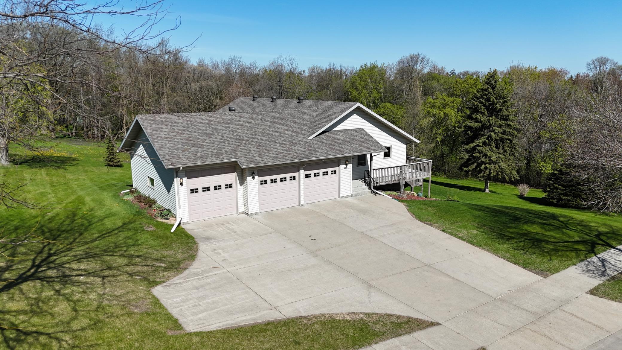 1997 single family home for sale at 1400 S Cascade Street in Fergus Falls, MN — 4 bed, 3 bath
