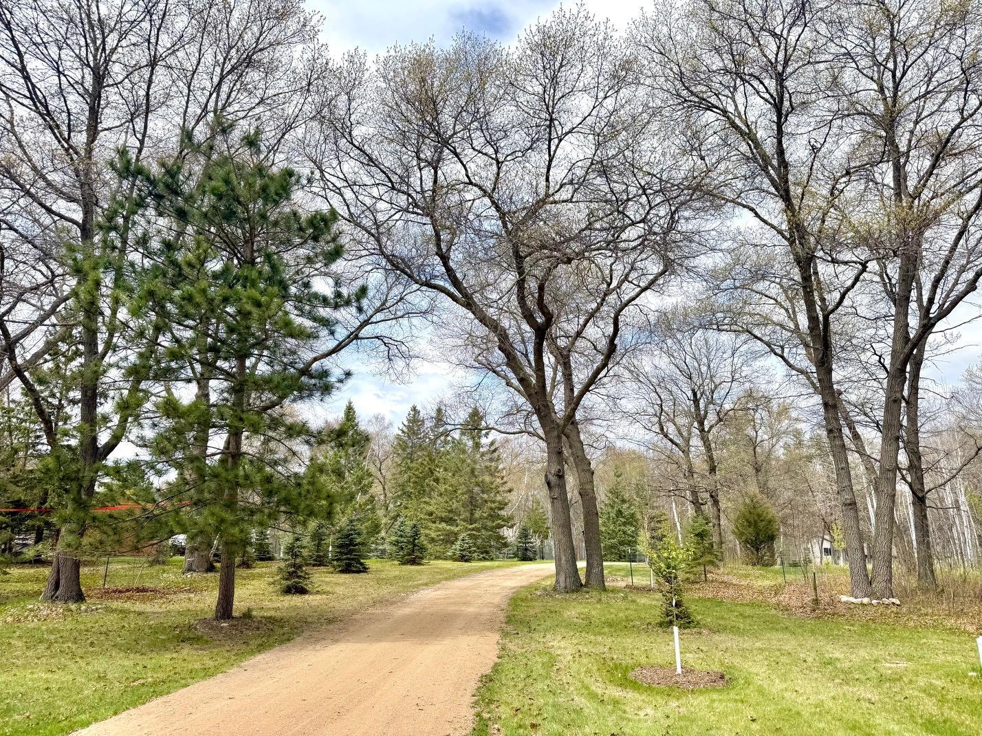2006 single family home for sale at 8485 County Road 123 in Brainerd, MN — 4 bed, 3 bath (photo 2 of 33)