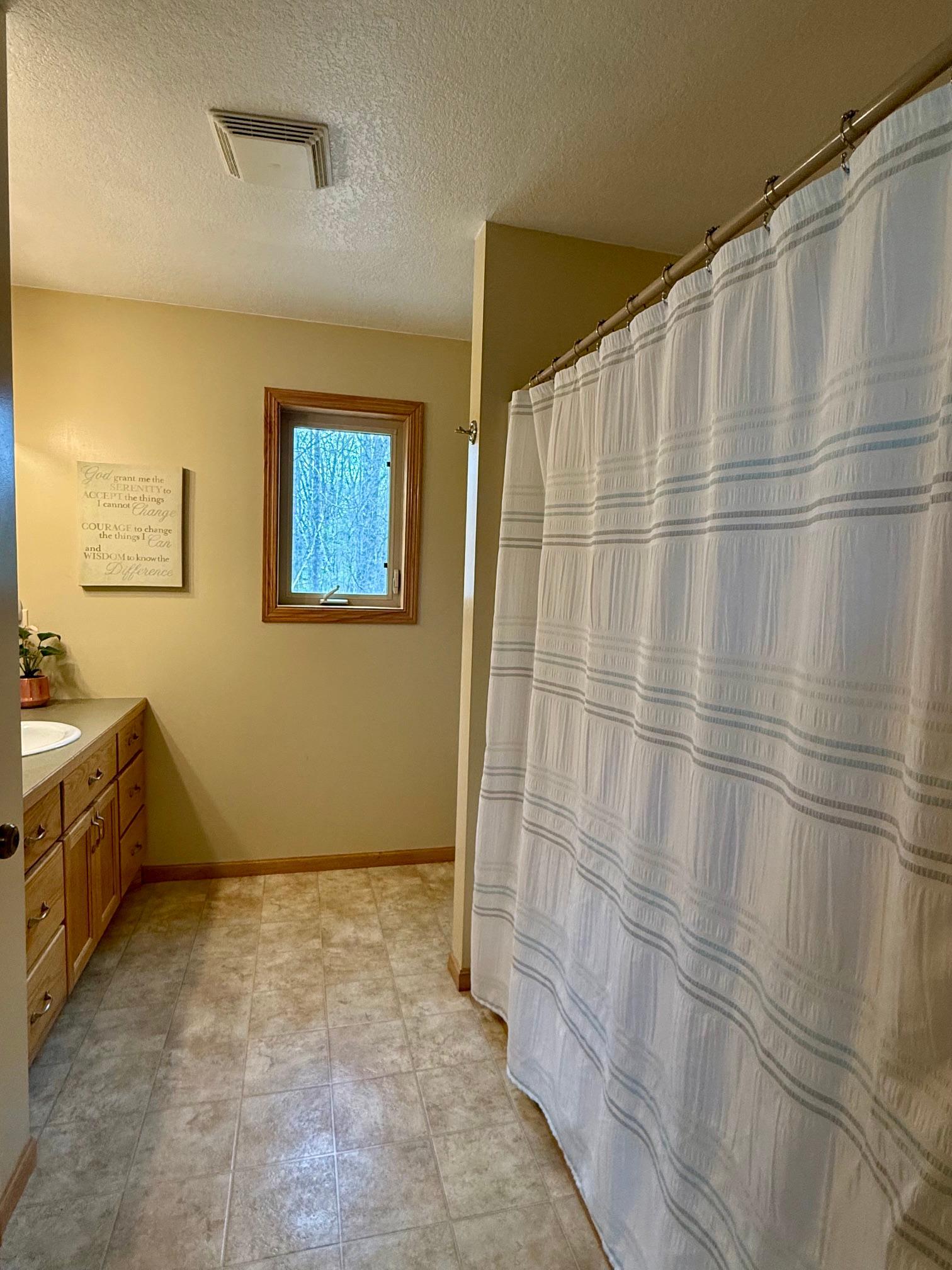 2006 single family home for sale at 8485 County Road 123 in Brainerd, MN — 4 bed, 3 bath (photo 18 of 33)