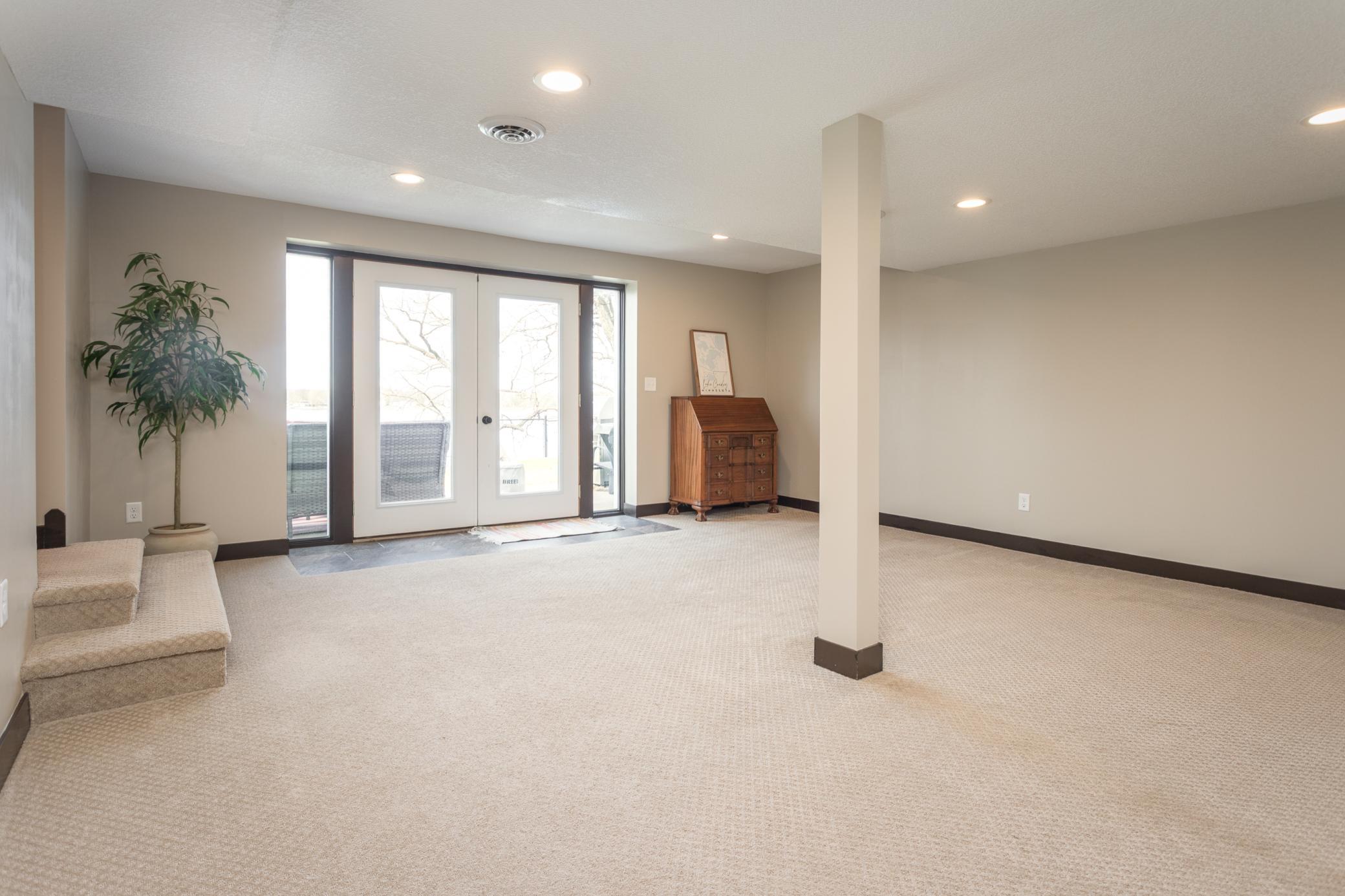1975 single family home for sale at 524 E Lake Cowdry Road NW in Alexandria, MN — 4 bed, 2 bath (photo 15 of 30)