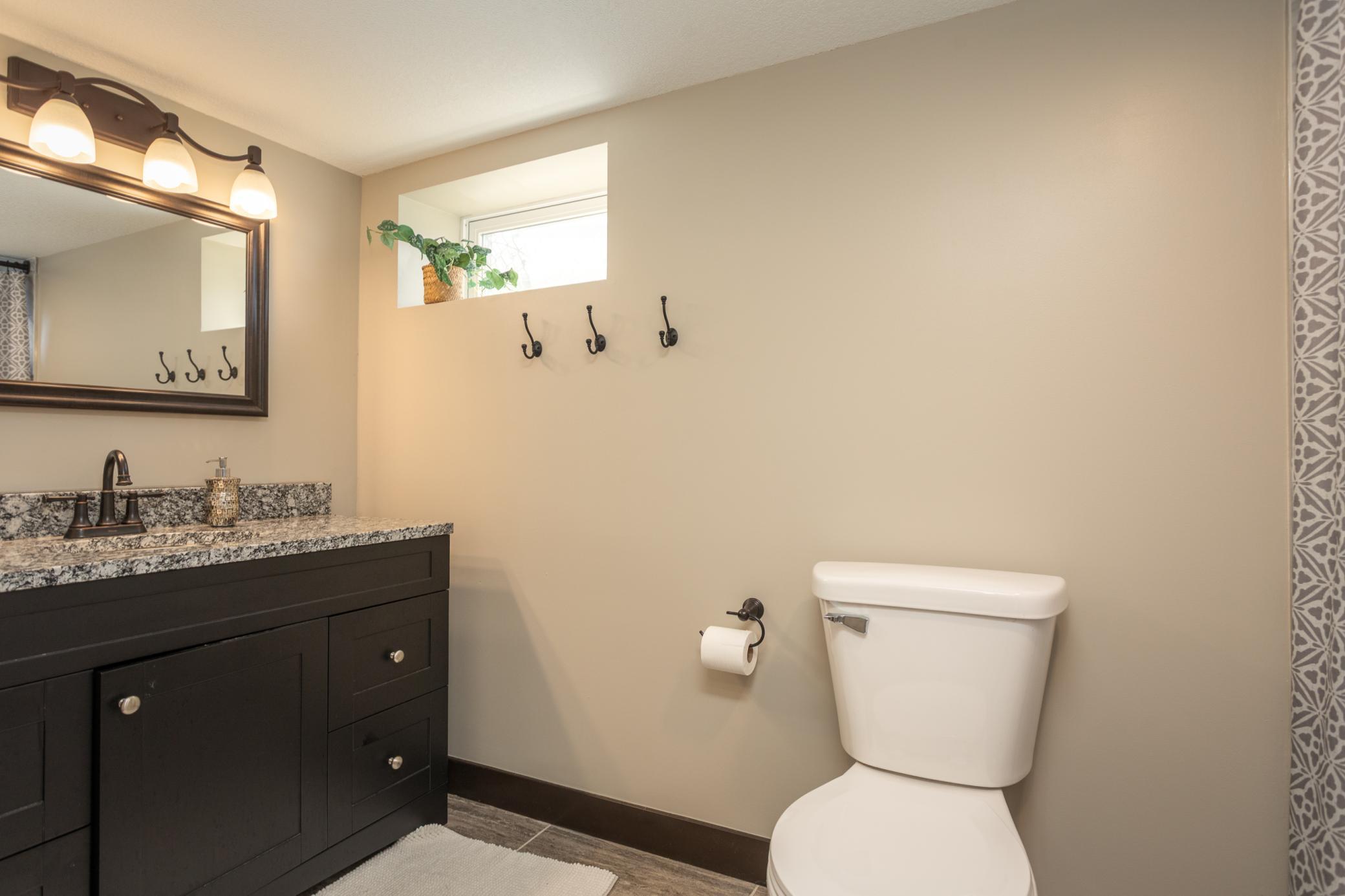 1975 single family home for sale at 524 E Lake Cowdry Road NW in Alexandria, MN — 4 bed, 2 bath (photo 17 of 30)