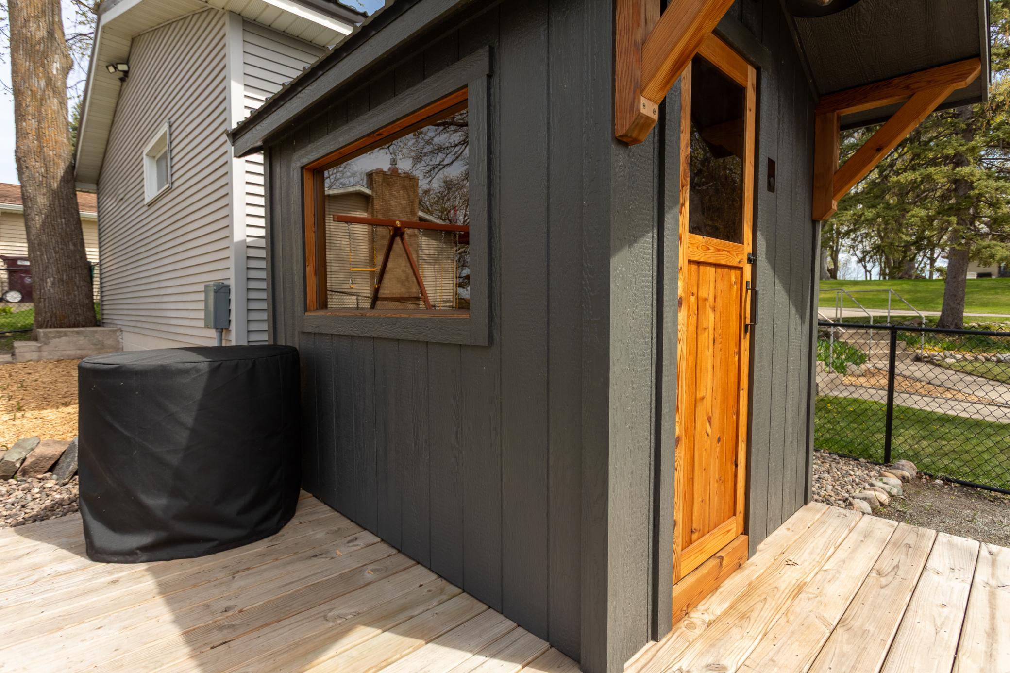 1975 single family home for sale at 524 E Lake Cowdry Road NW in Alexandria, MN — 4 bed, 2 bath (photo 19 of 30)