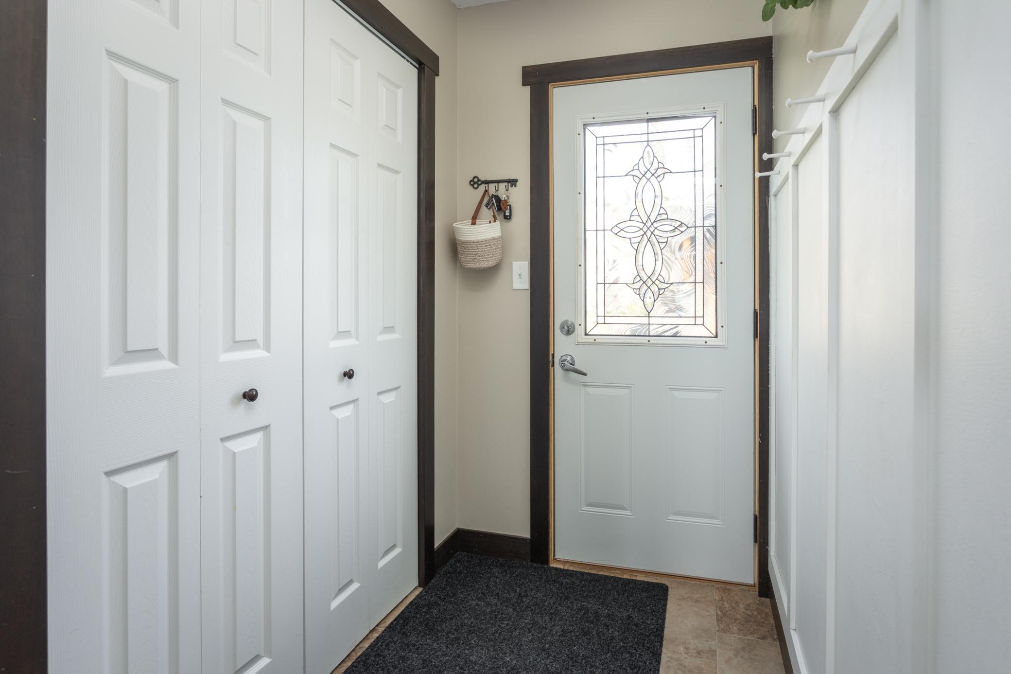1975 single family home for sale at 524 E Lake Cowdry Road NW in Alexandria, MN — 4 bed, 2 bath (photo 3 of 30)