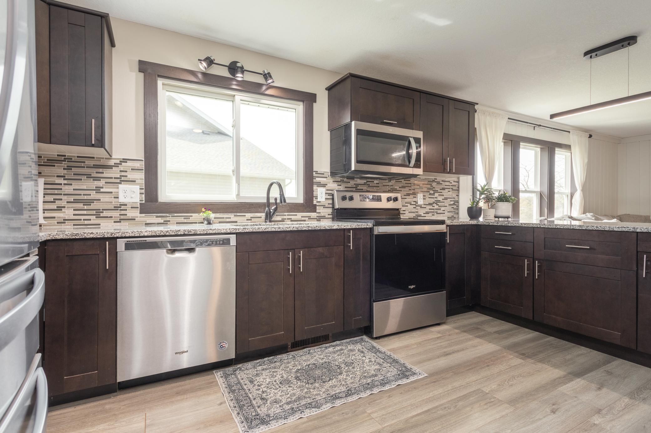 1975 single family home for sale at 524 E Lake Cowdry Road NW in Alexandria, MN — 4 bed, 2 bath (photo 5 of 30)