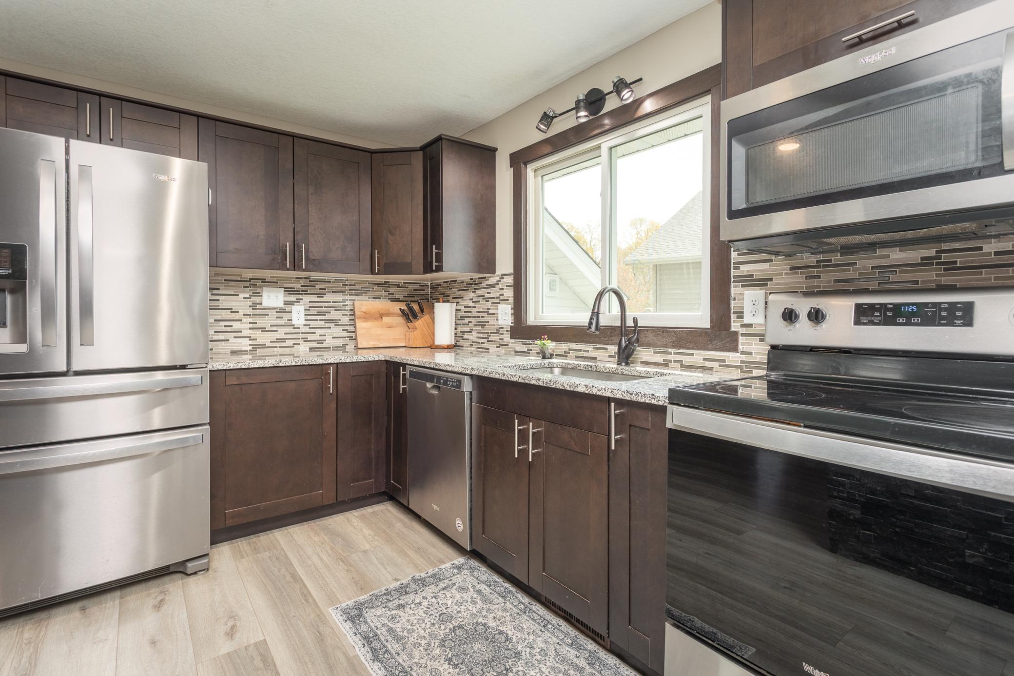 1975 single family home for sale at 524 E Lake Cowdry Road NW in Alexandria, MN — 4 bed, 2 bath (photo 6 of 30)