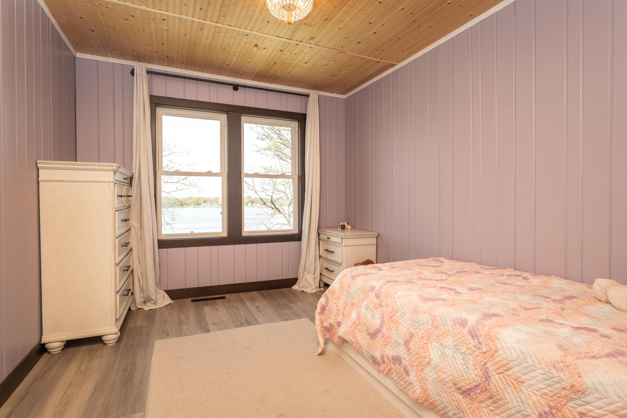 1975 single family home for sale at 524 E Lake Cowdry Road NW in Alexandria, MN — 4 bed, 2 bath (photo 10 of 30)