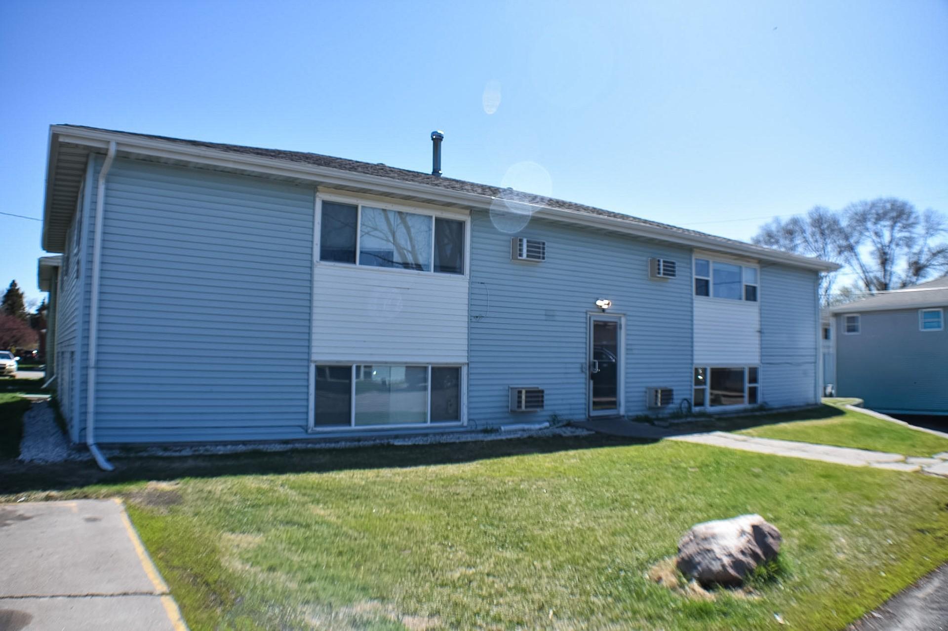 1963 home for sale at 1011 19th Street S in Moorhead, MN — 12 bed, 4 bath
