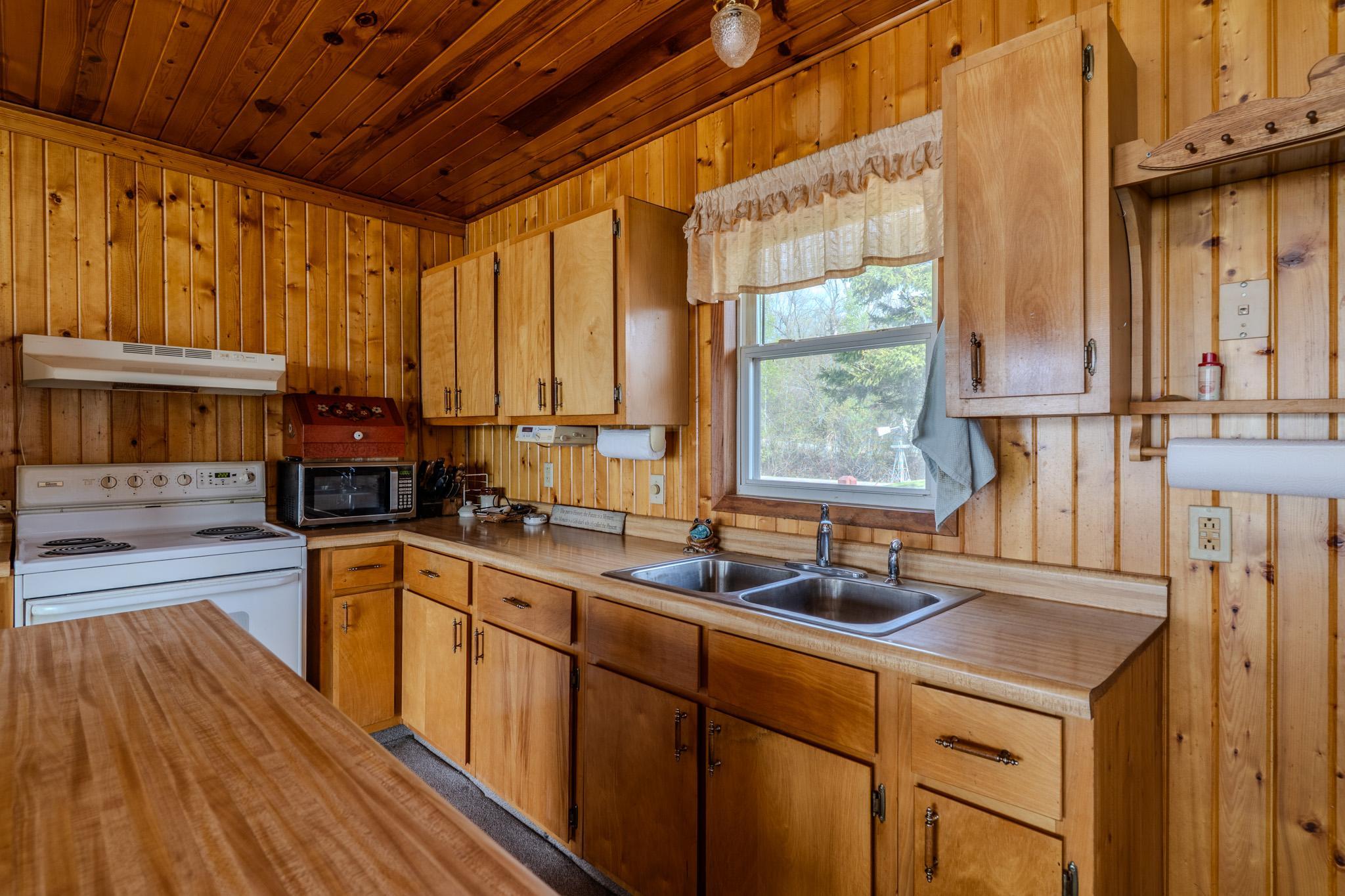 1992 single family home for sale at 34479 E Trinity Point Road SE in Mentor, MN — 2 bed, 2 bath (photo 5 of 35)