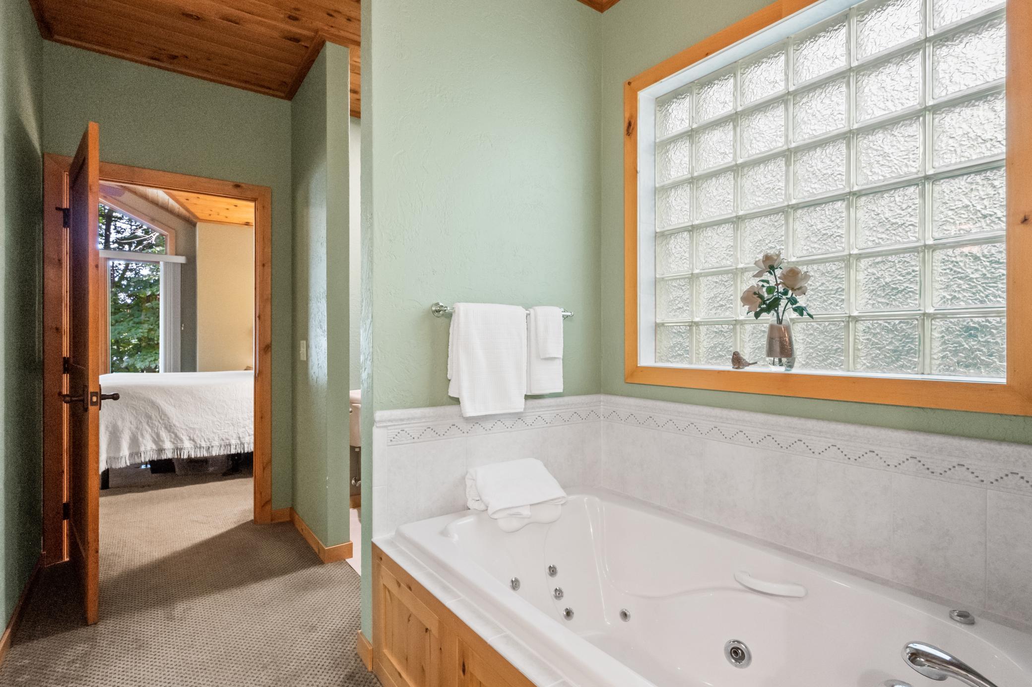 2006 single family home for sale at 8612 S Union Lake Drive SE in Alexandria, MN — 4 bed, 3 bath (photo 39 of 78)