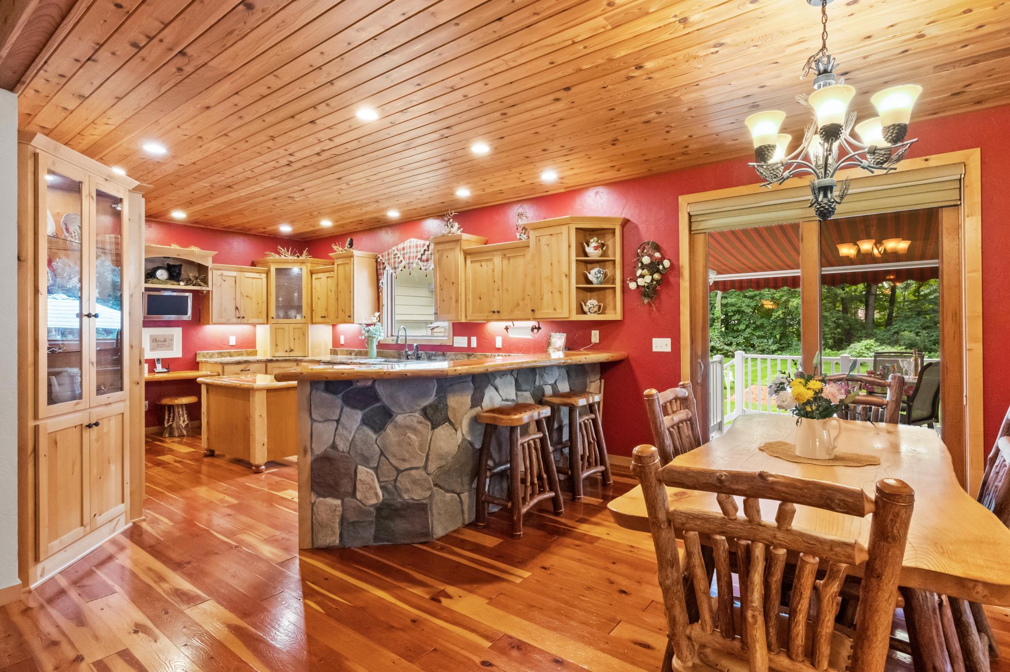 2006 single family home for sale at 8612 S Union Lake Drive SE in Alexandria, MN — 4 bed, 3 bath (photo 8 of 78)